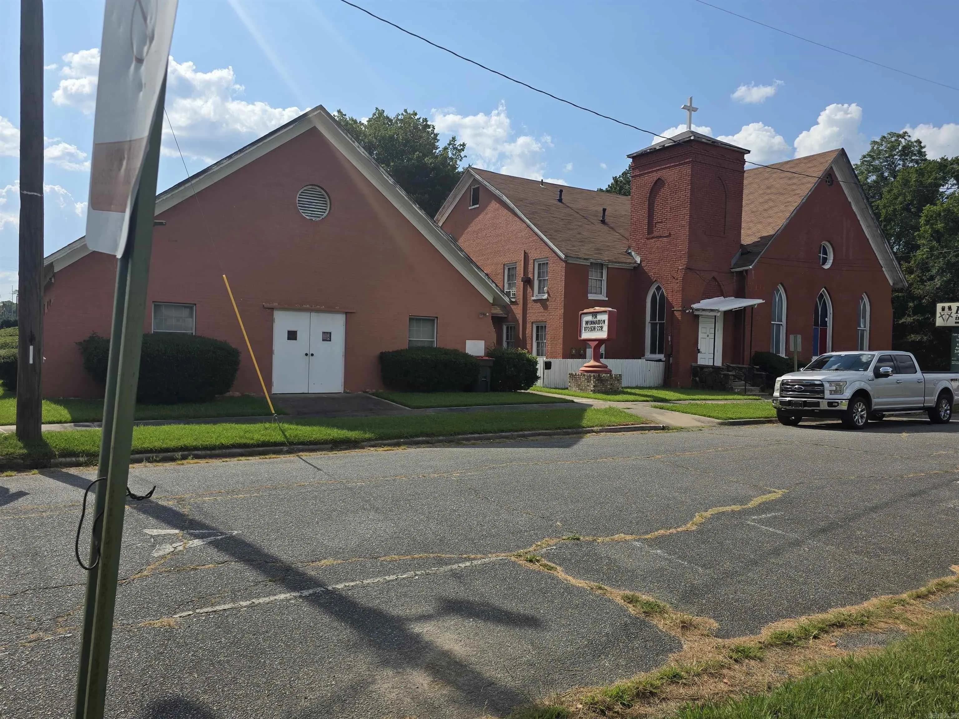 Property at 316 S Poplar - Image 1