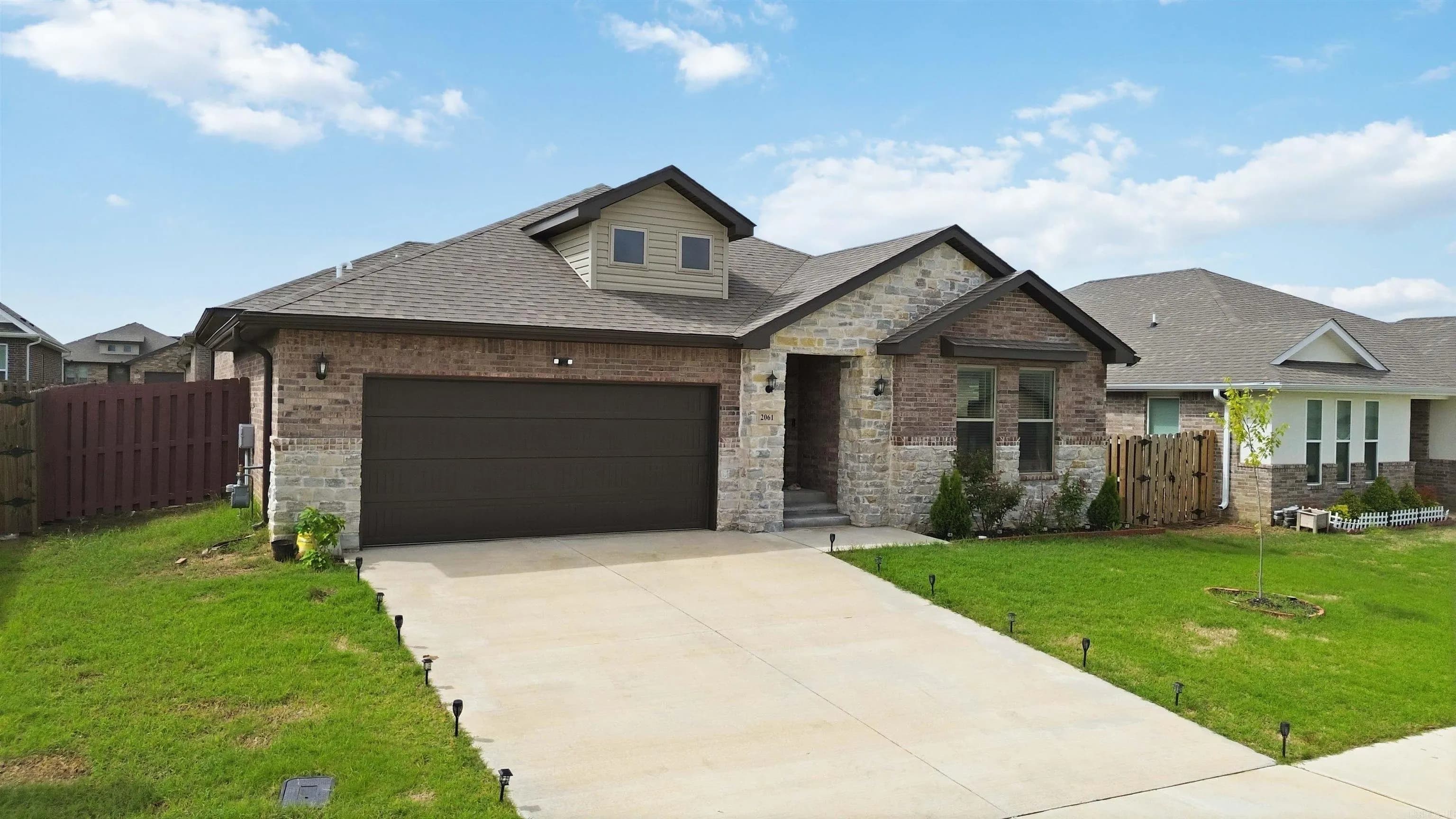 Property at 2061  Periwinkle - Image 5