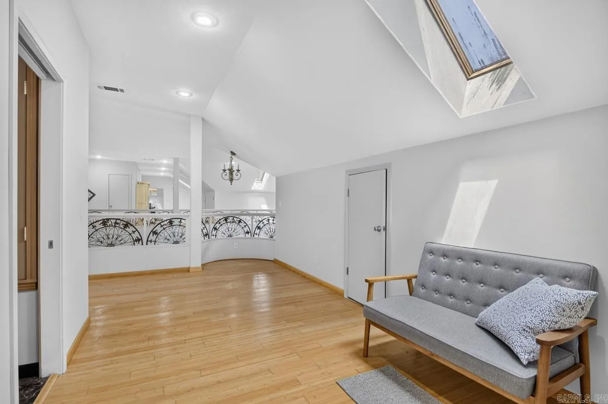 Property at 3443  Riverview - Image 36