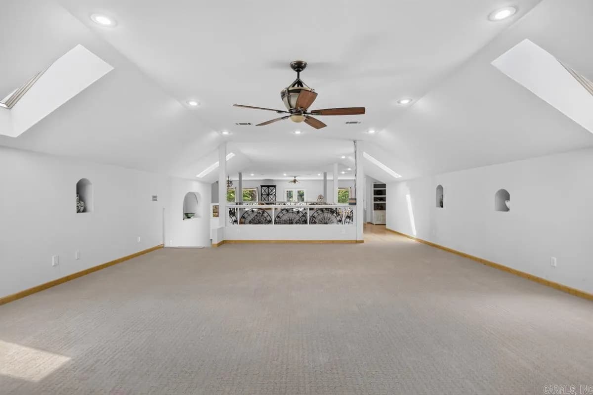 Property at 3443  Riverview - Image 35