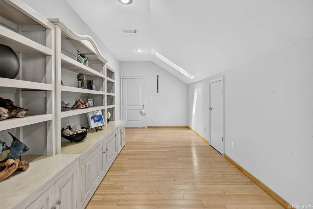 Property at 3443  Riverview - Image 33