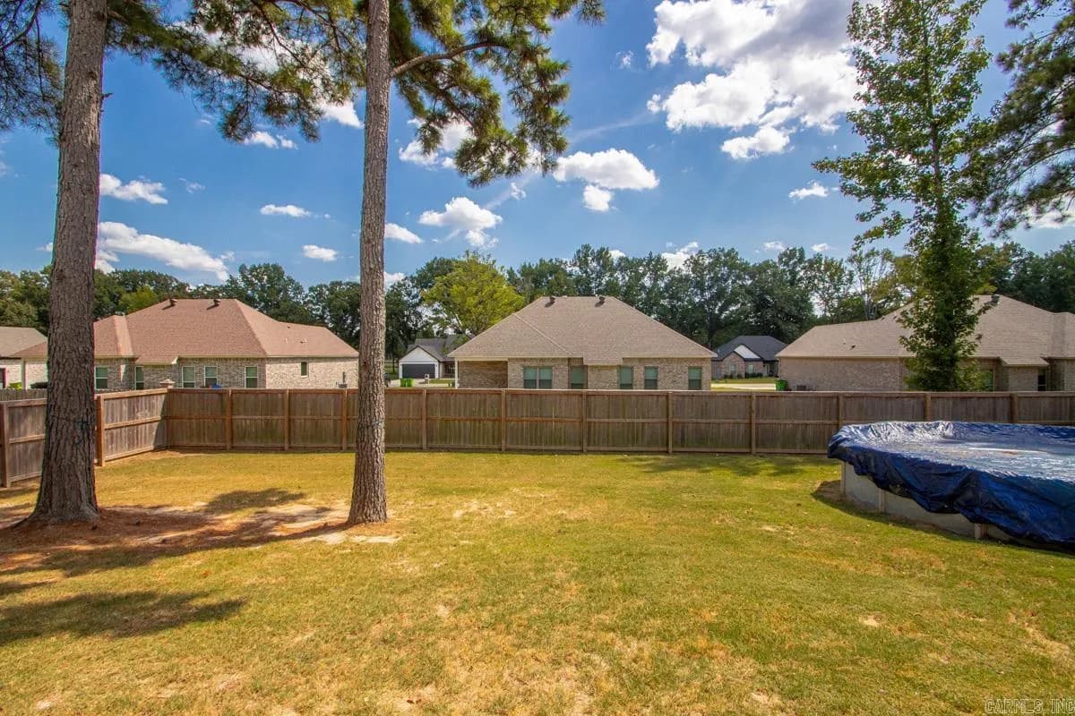 Property at 104  Michelle - Image 28