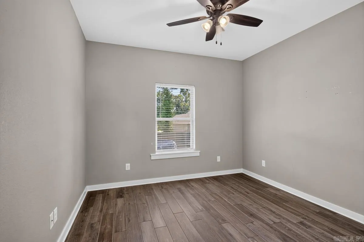 Property at 104  Michelle - Image 24