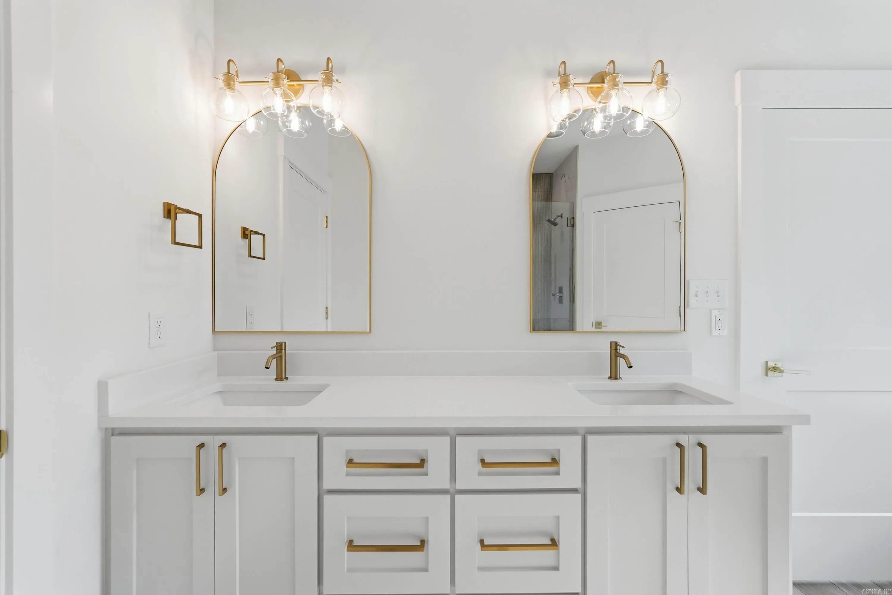 Property at 25  Libra - Image 35