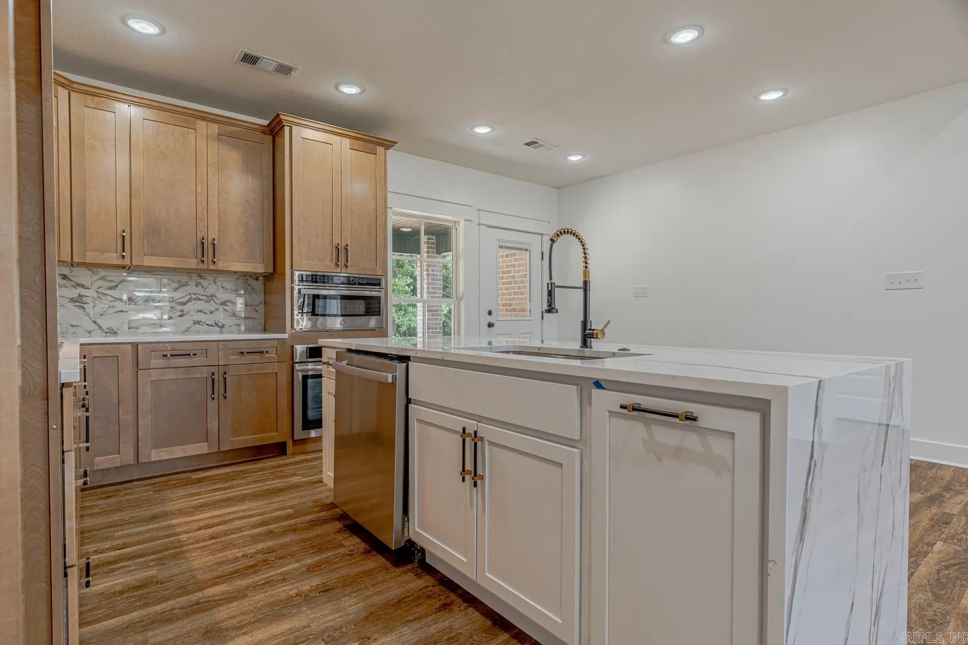 Property at 610  Cayson - Image 15