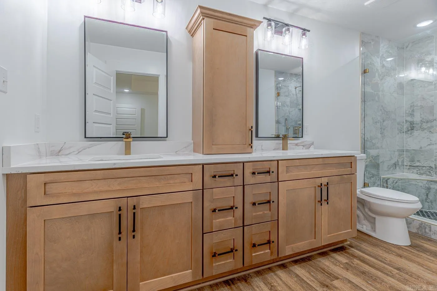 Property at 610  Cayson - Image 23