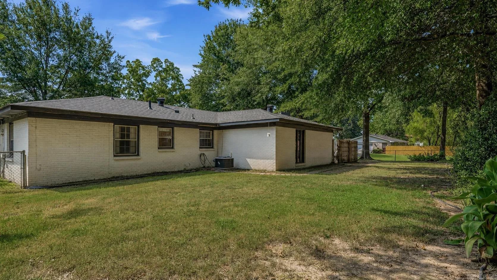 Property at 1708  Rich - Image 19