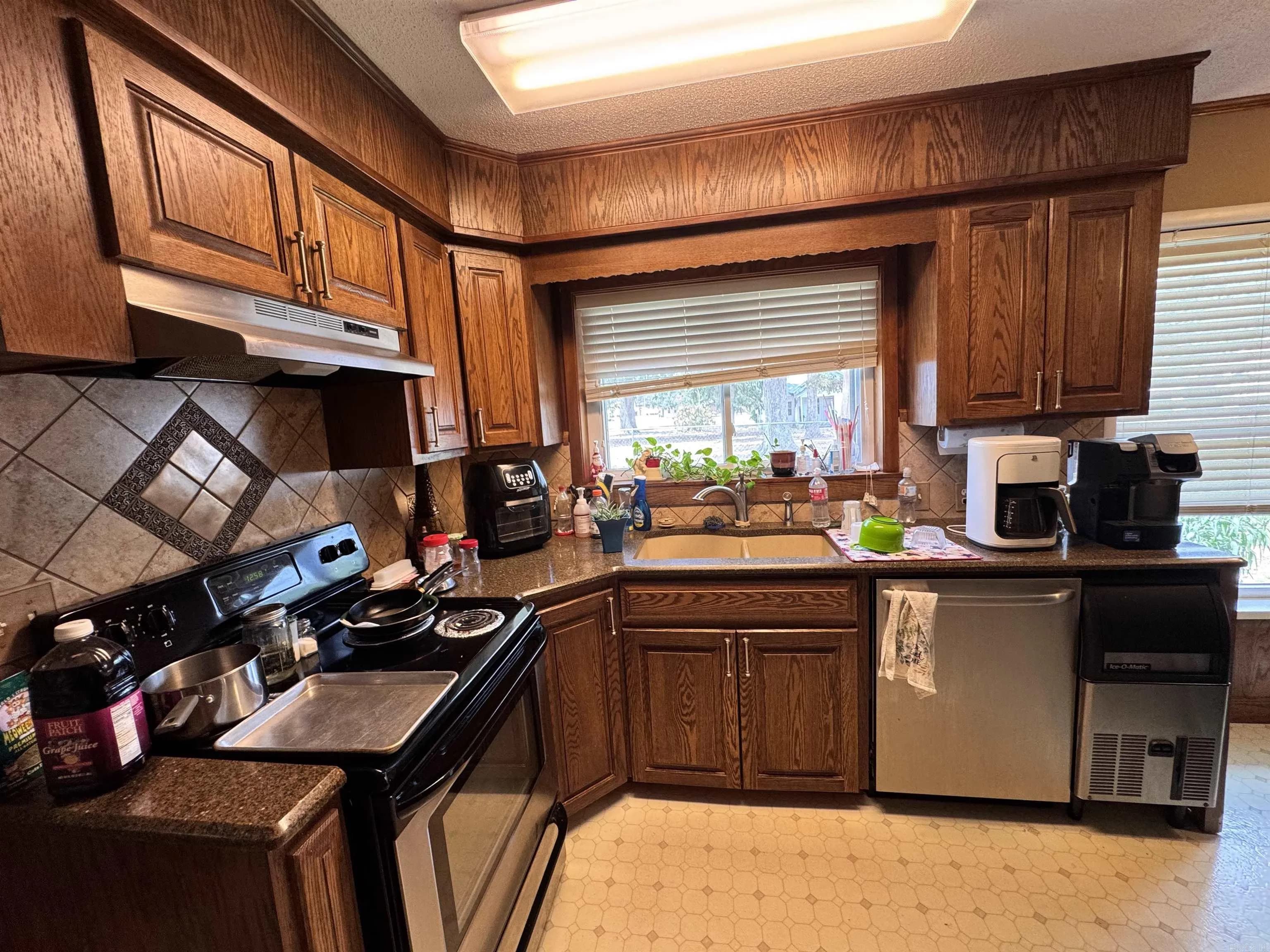 Property at 208 N Prairie - Image 12