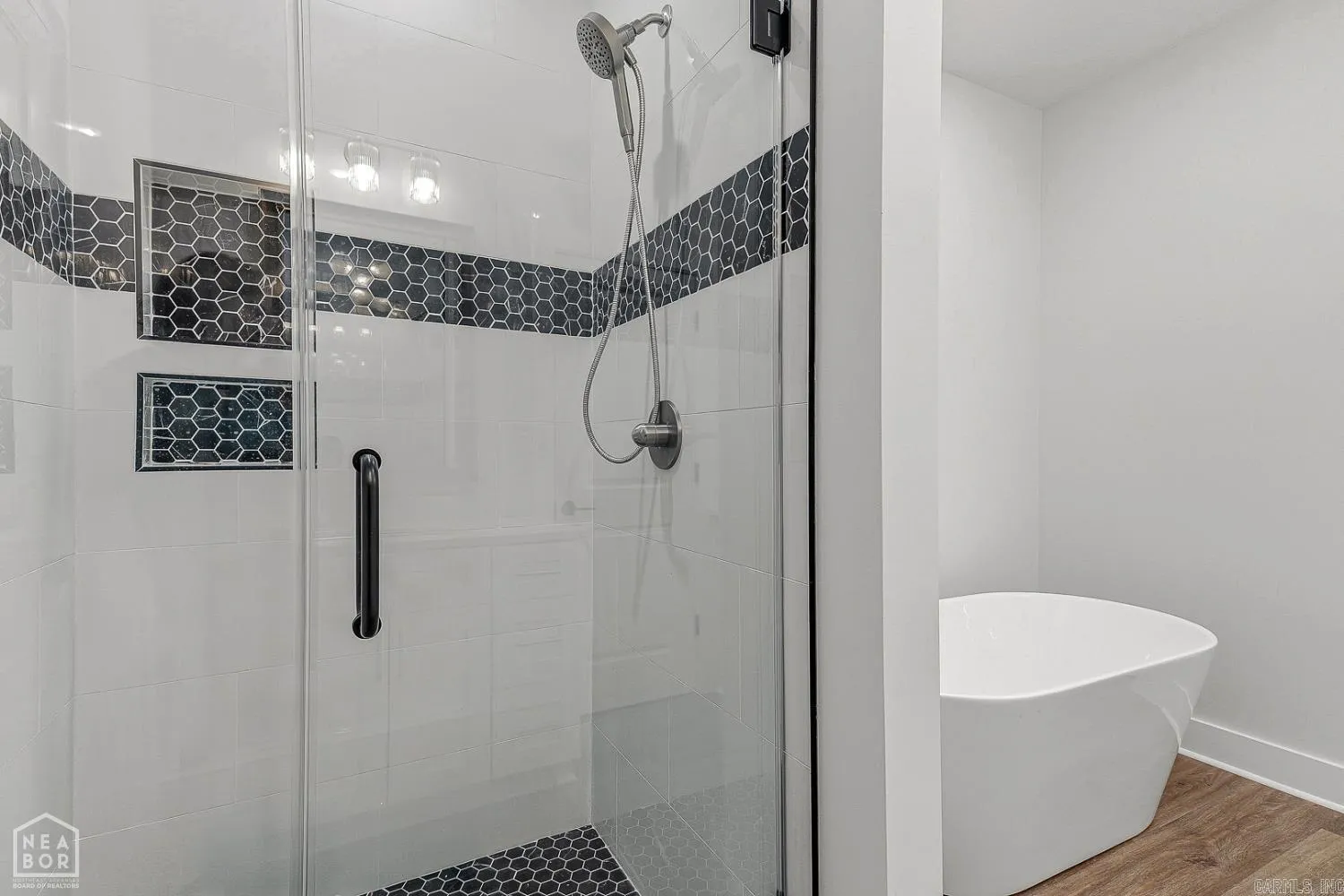 Property at 620  Prospect valley - Image 9