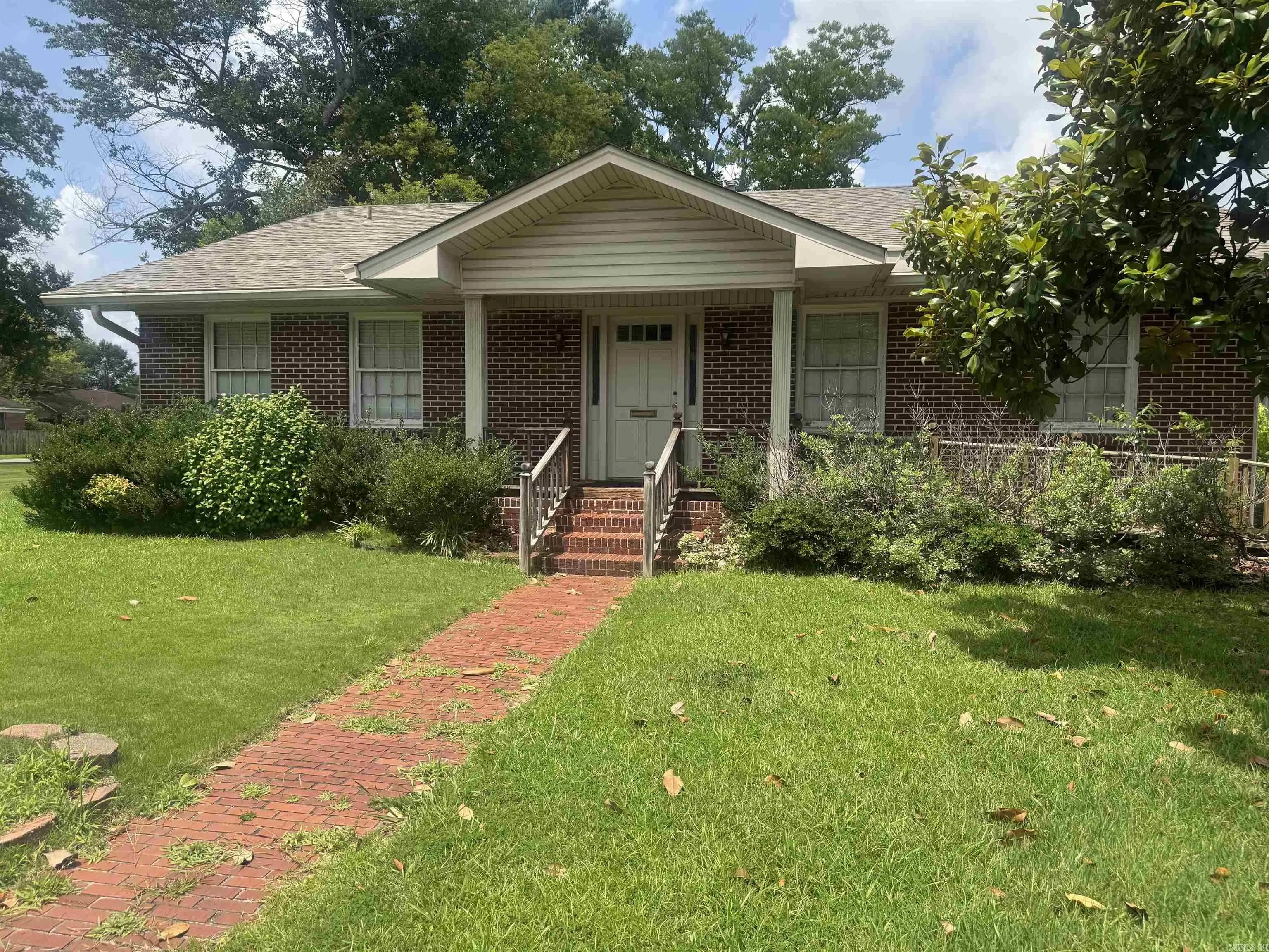Property at 1616  Cherry - Image 1