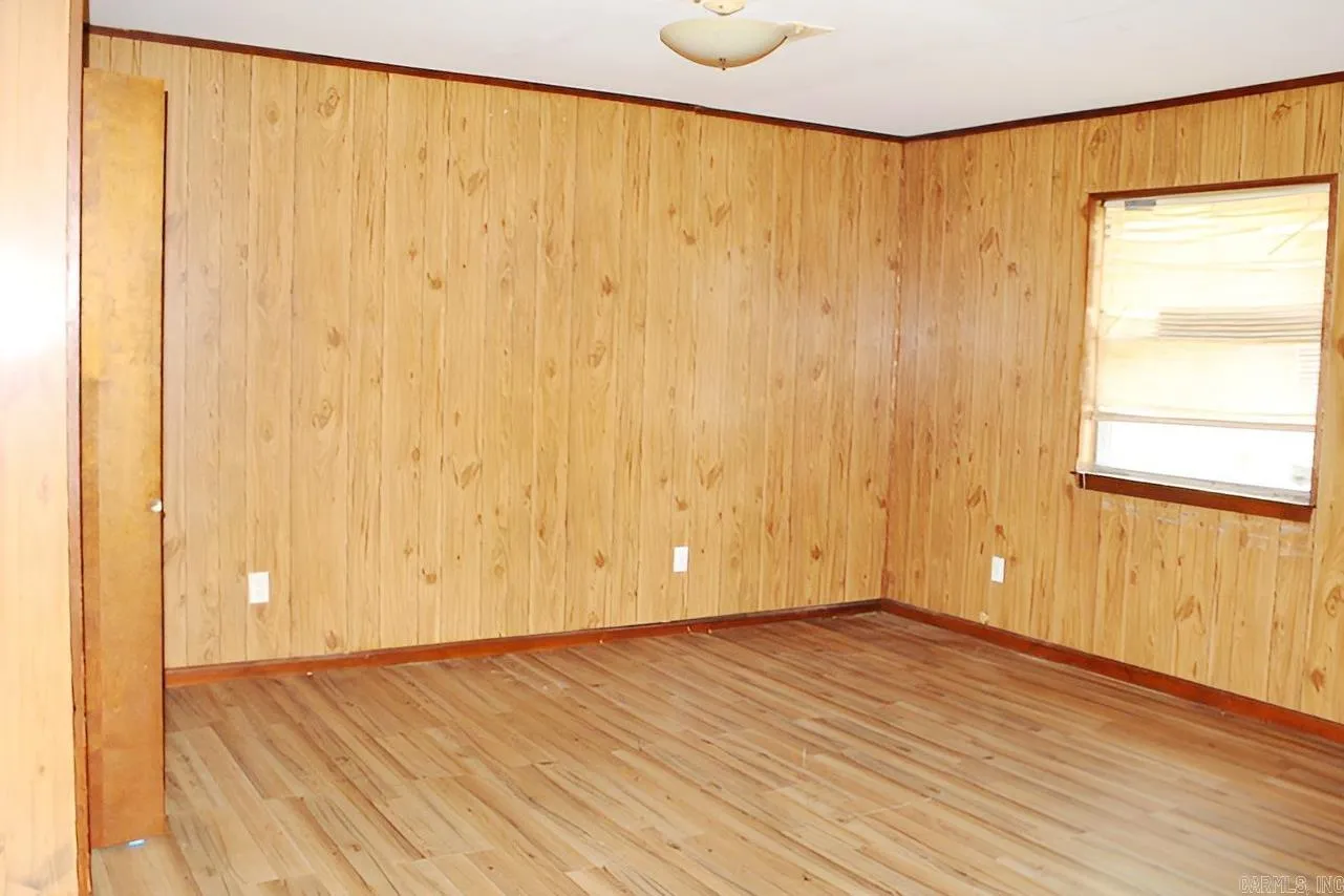 Property at 2012  Poplar - Image 16
