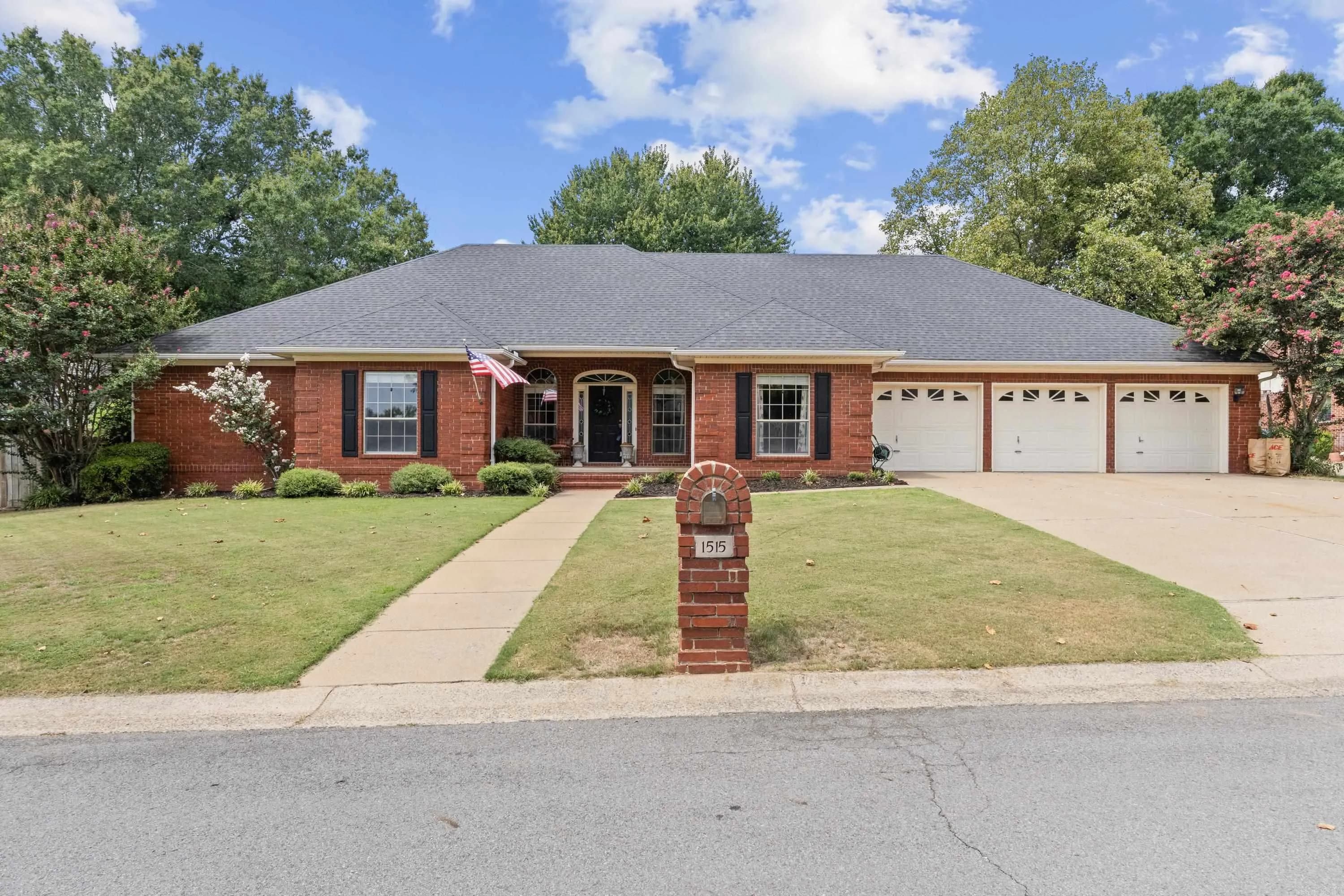 Property at 1515  John ed - Image 1