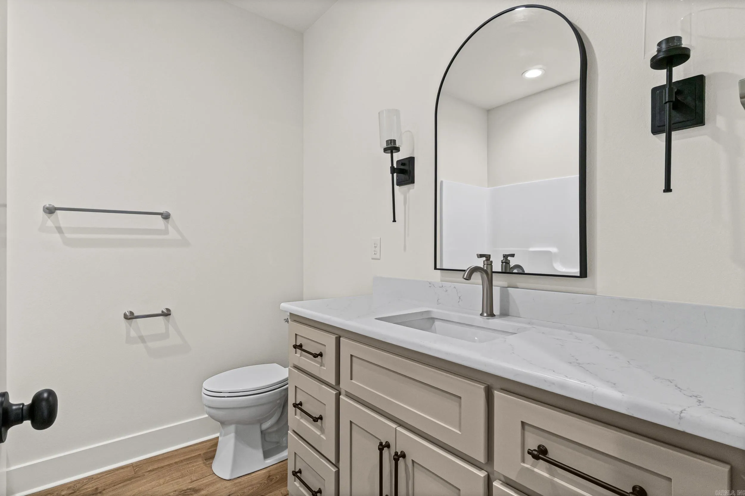 Property at 610  Adamson - Image 23