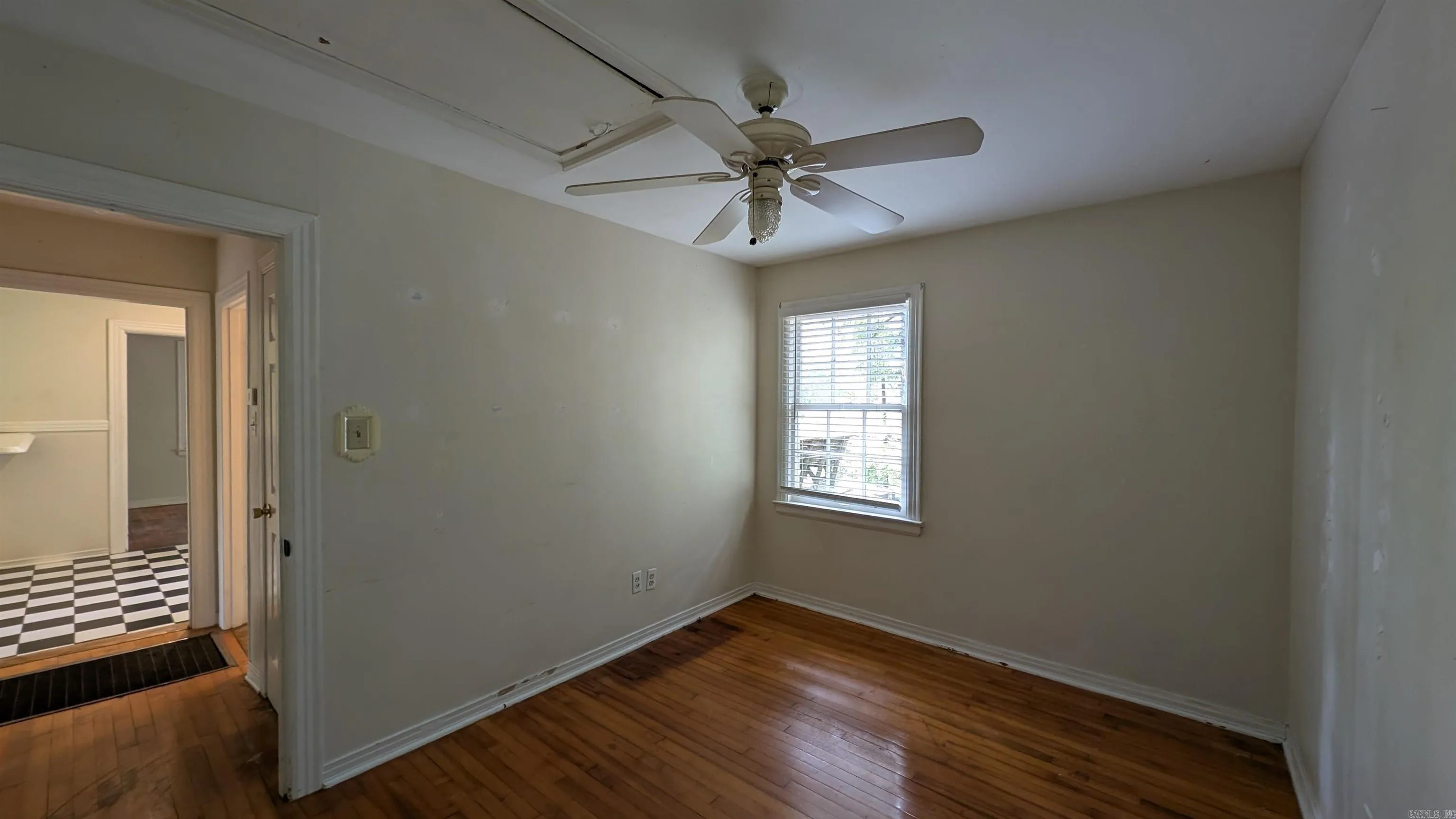 Property at 4220  Kenyon - Image 11