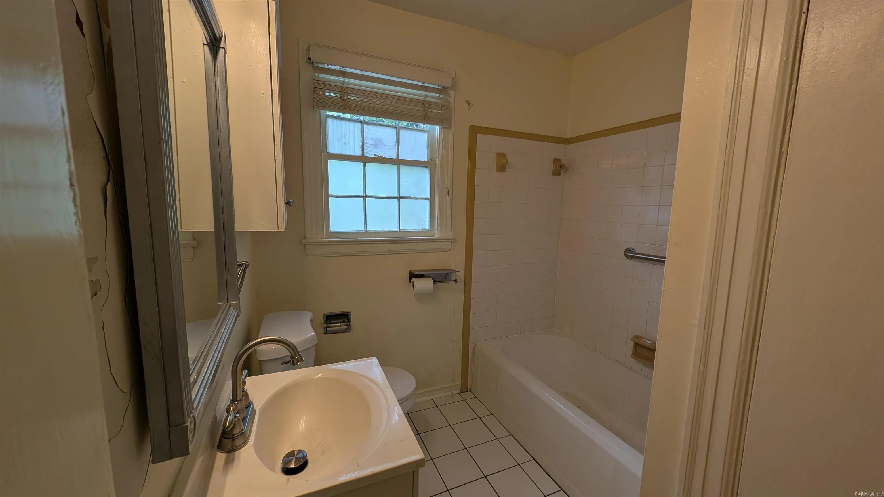 Property at 4220  Kenyon - Image 9