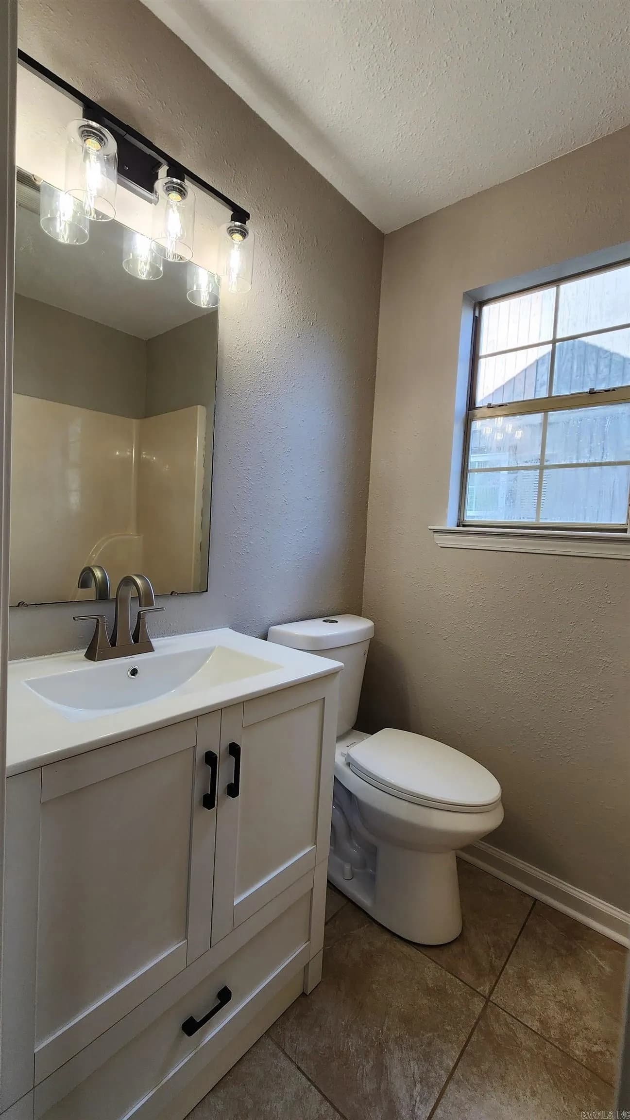 Property at 106  Bellevue - Image 22