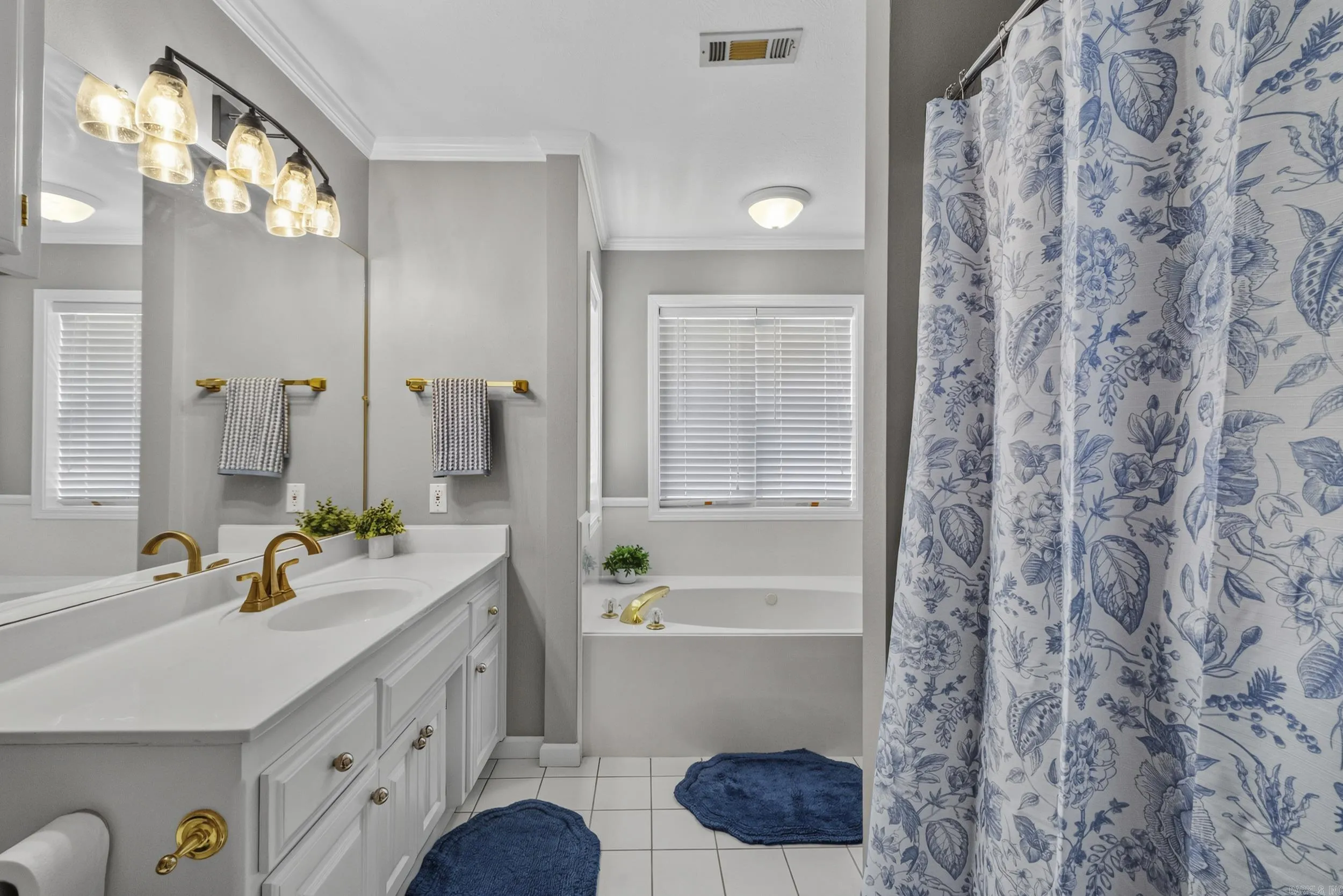 Property at 118 E Eden park - Image 20