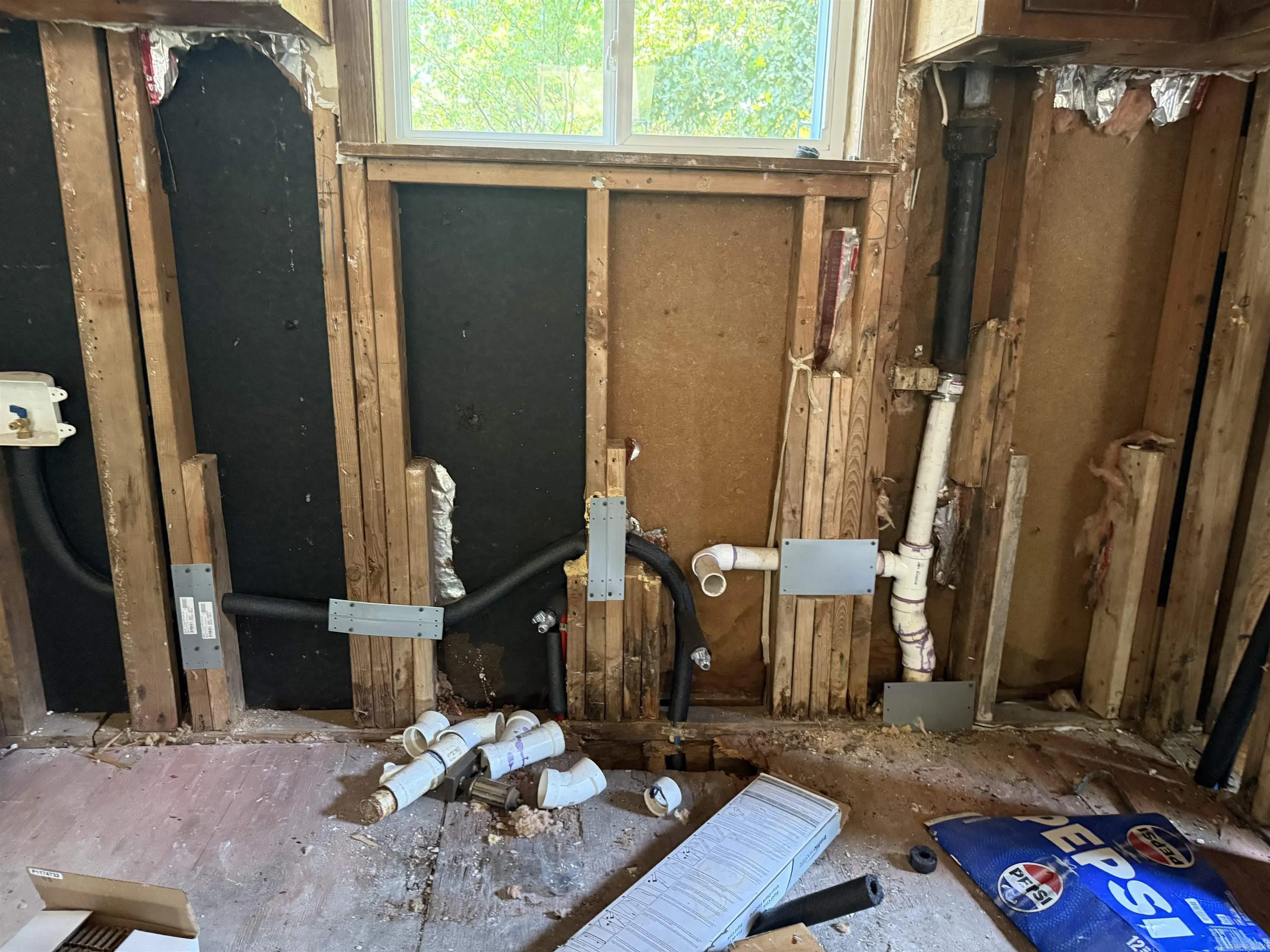 Property at 904 W 50th - Image 10