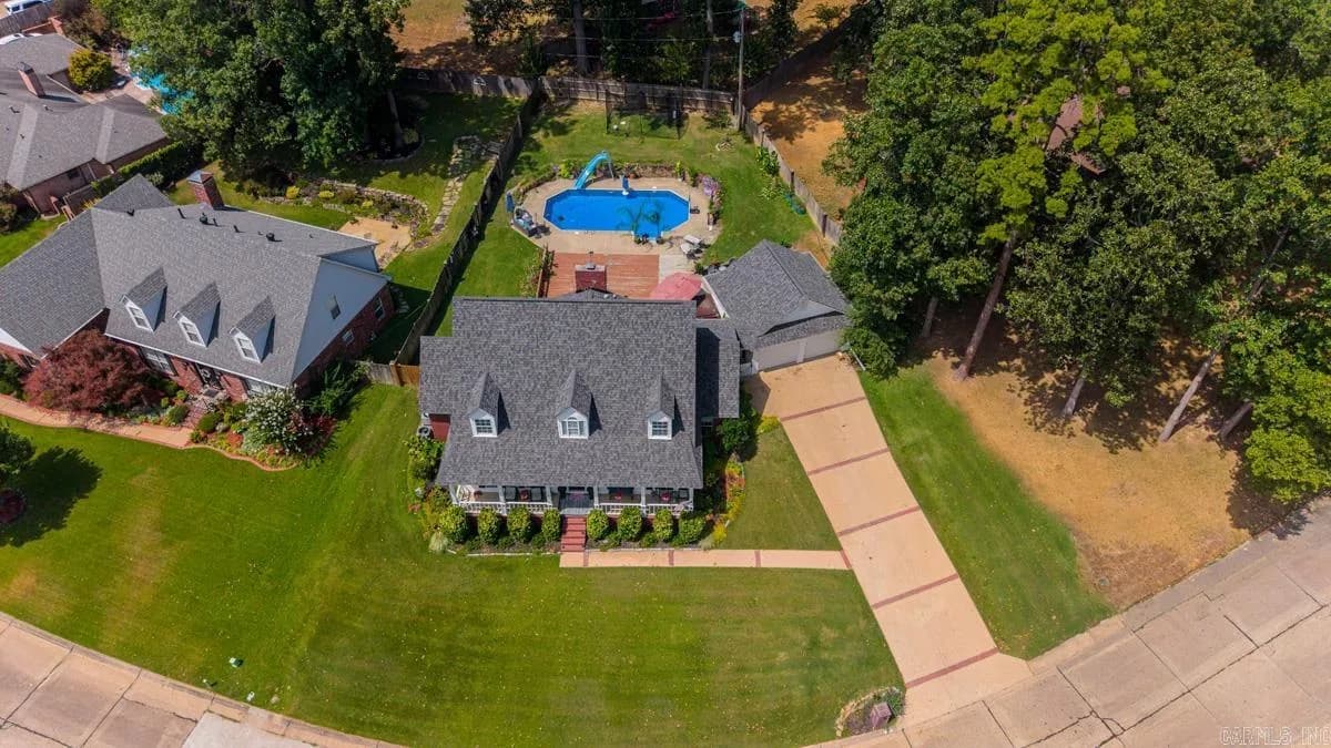 Property at 1185  Cambridge circle - Image 8