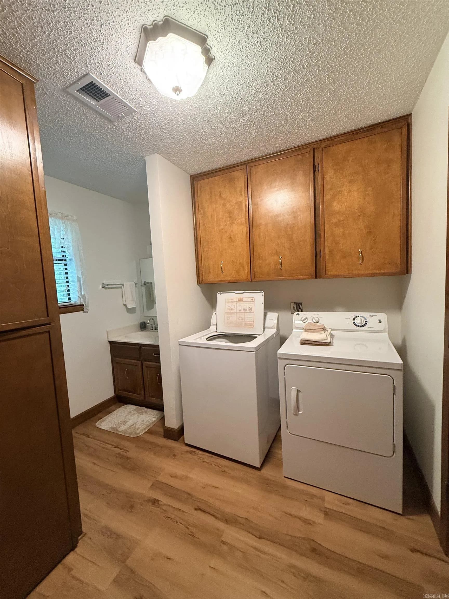 Property at 913  Matt - Image 30