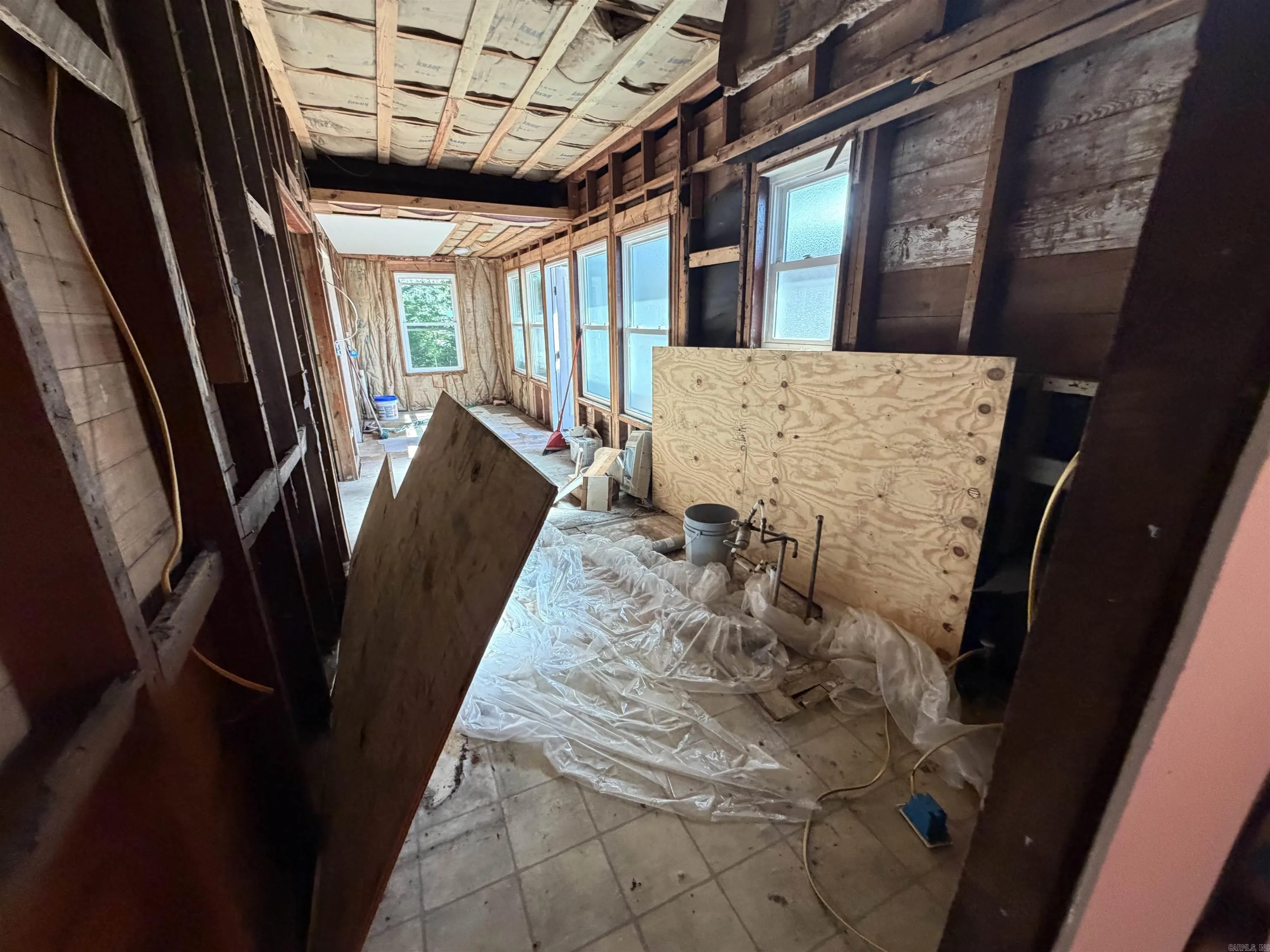 Property at 214 E Walnut - Image 14