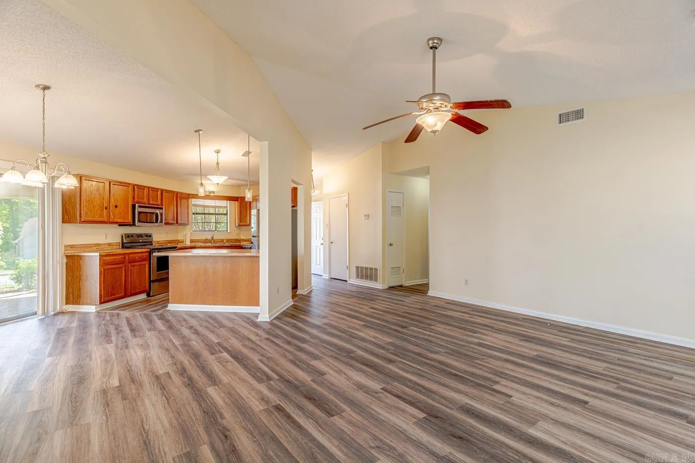 Property at 13900  Wimbledon loop - Image 12