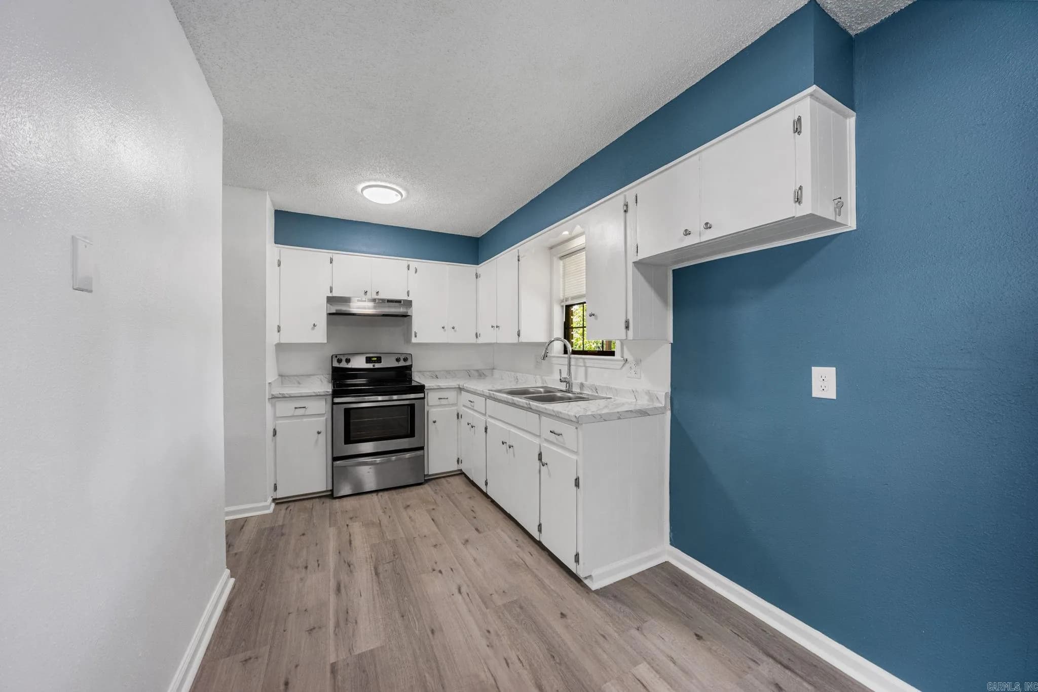 Property at 1009 W 52nd - Image 10