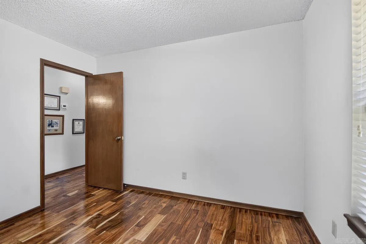 Property at 15  Park - Image 17