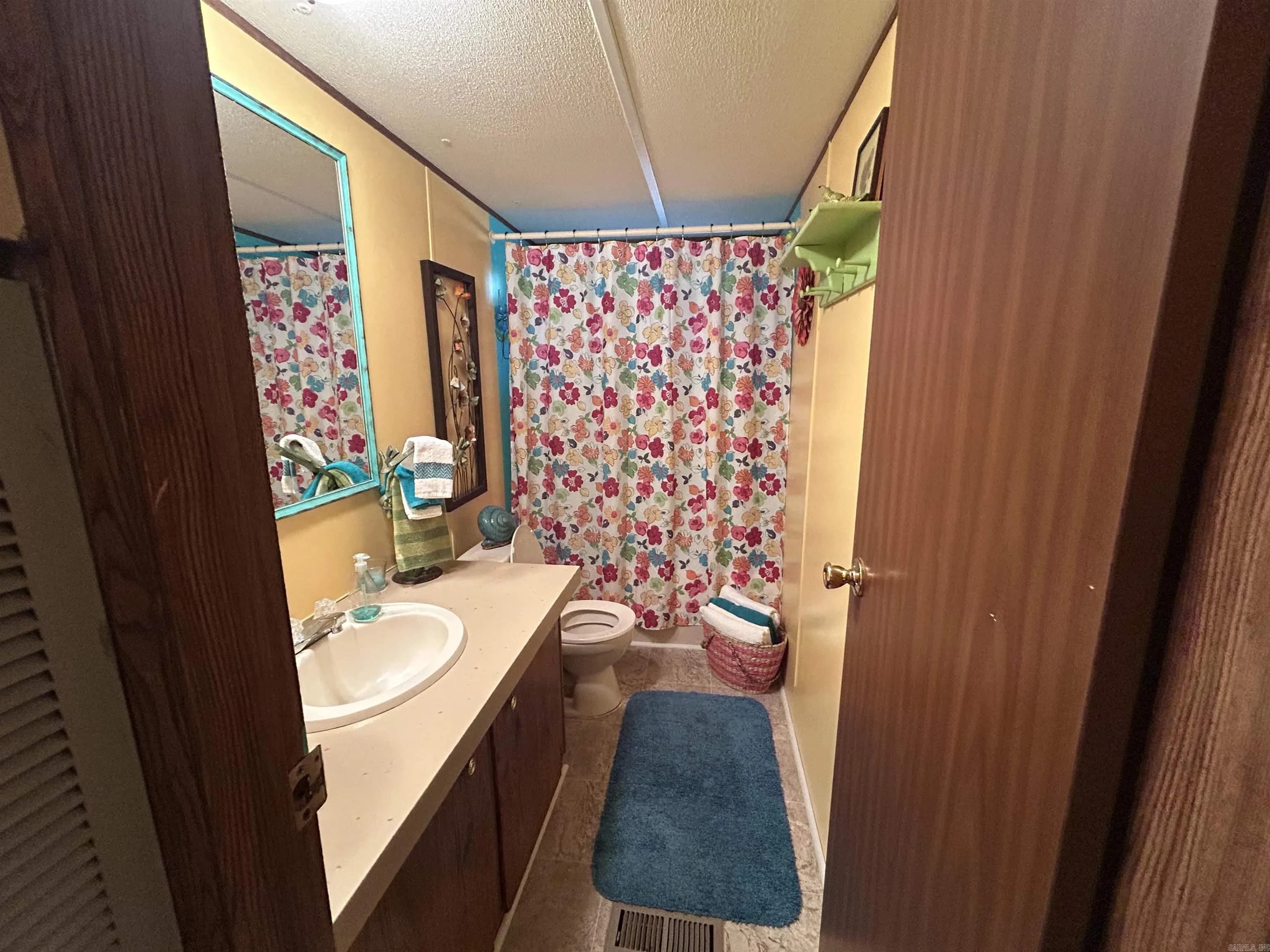 Property at 1950  Northshore - Image 20