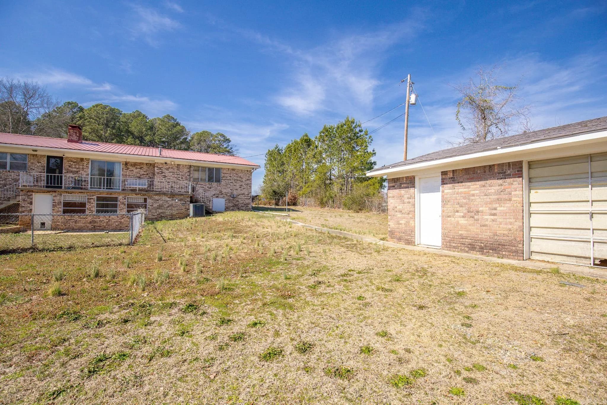 Property at 1000 N Arch - Image 31