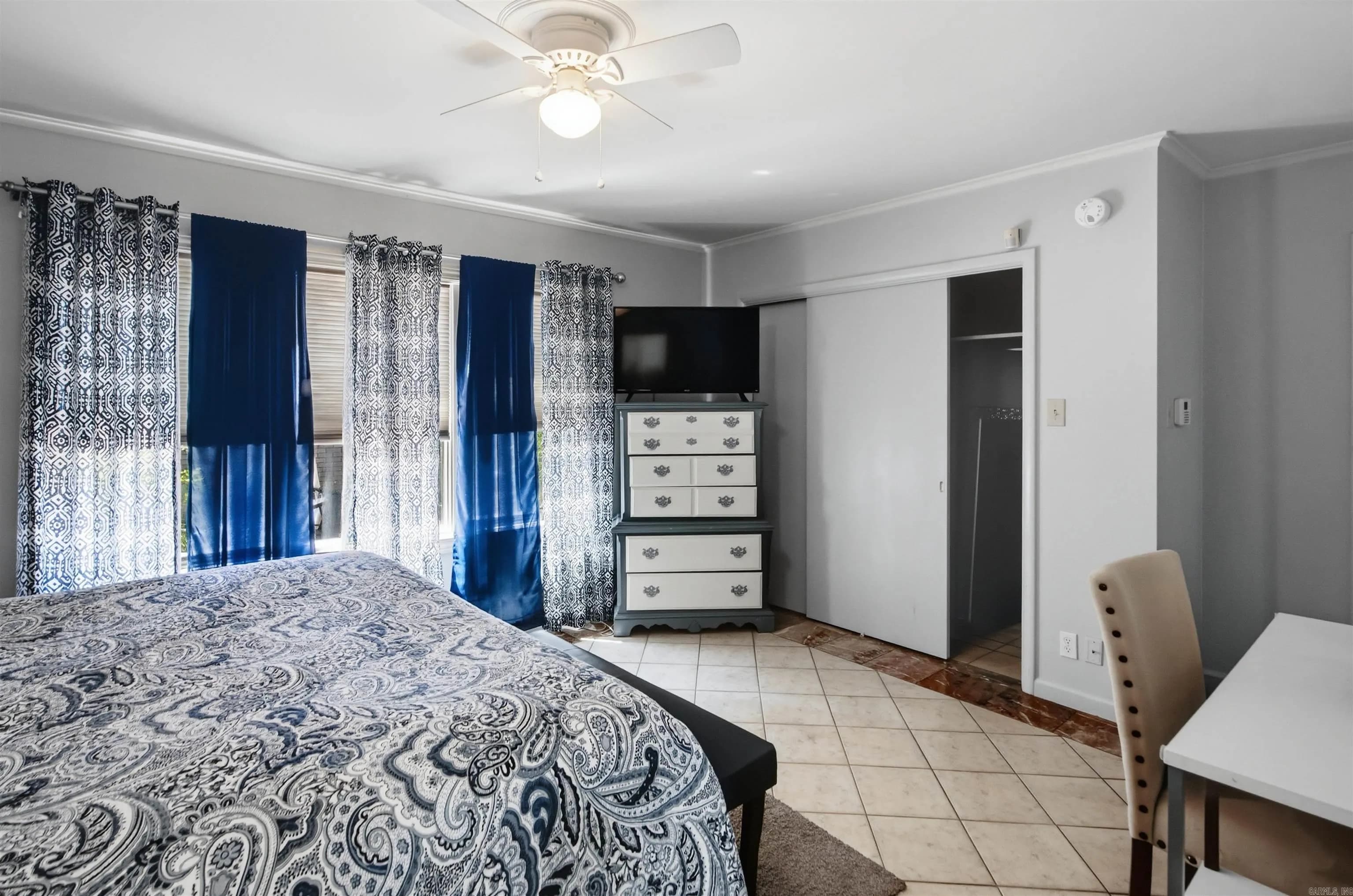 Property at 607  Melody - Image 29