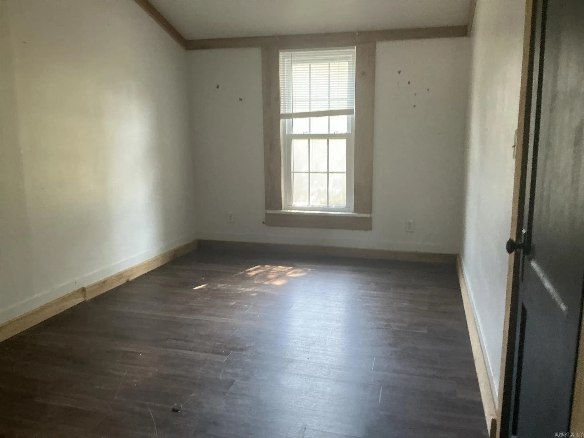 Property at 601  Main - Image 17