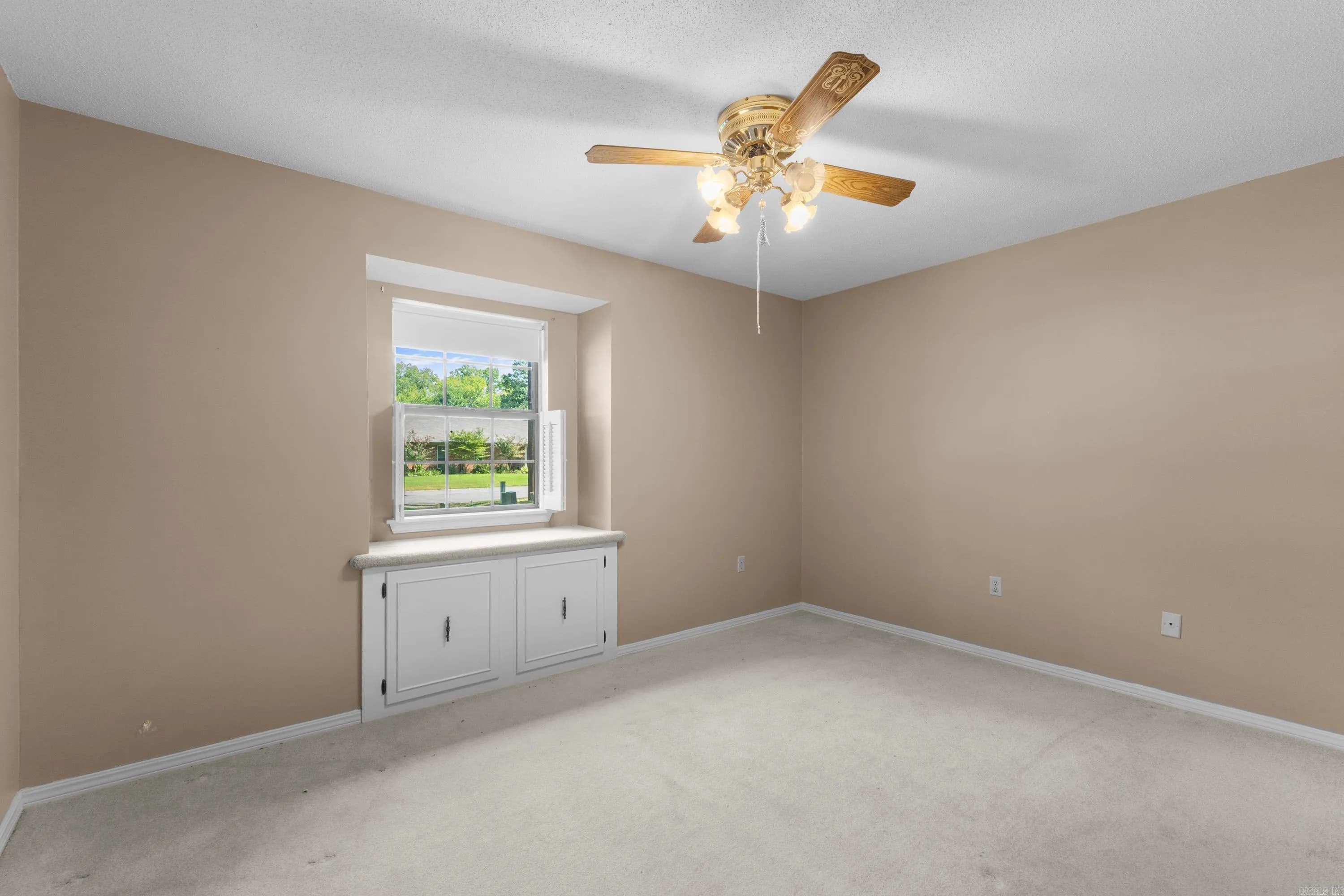 Property at 25  White oak - Image 25