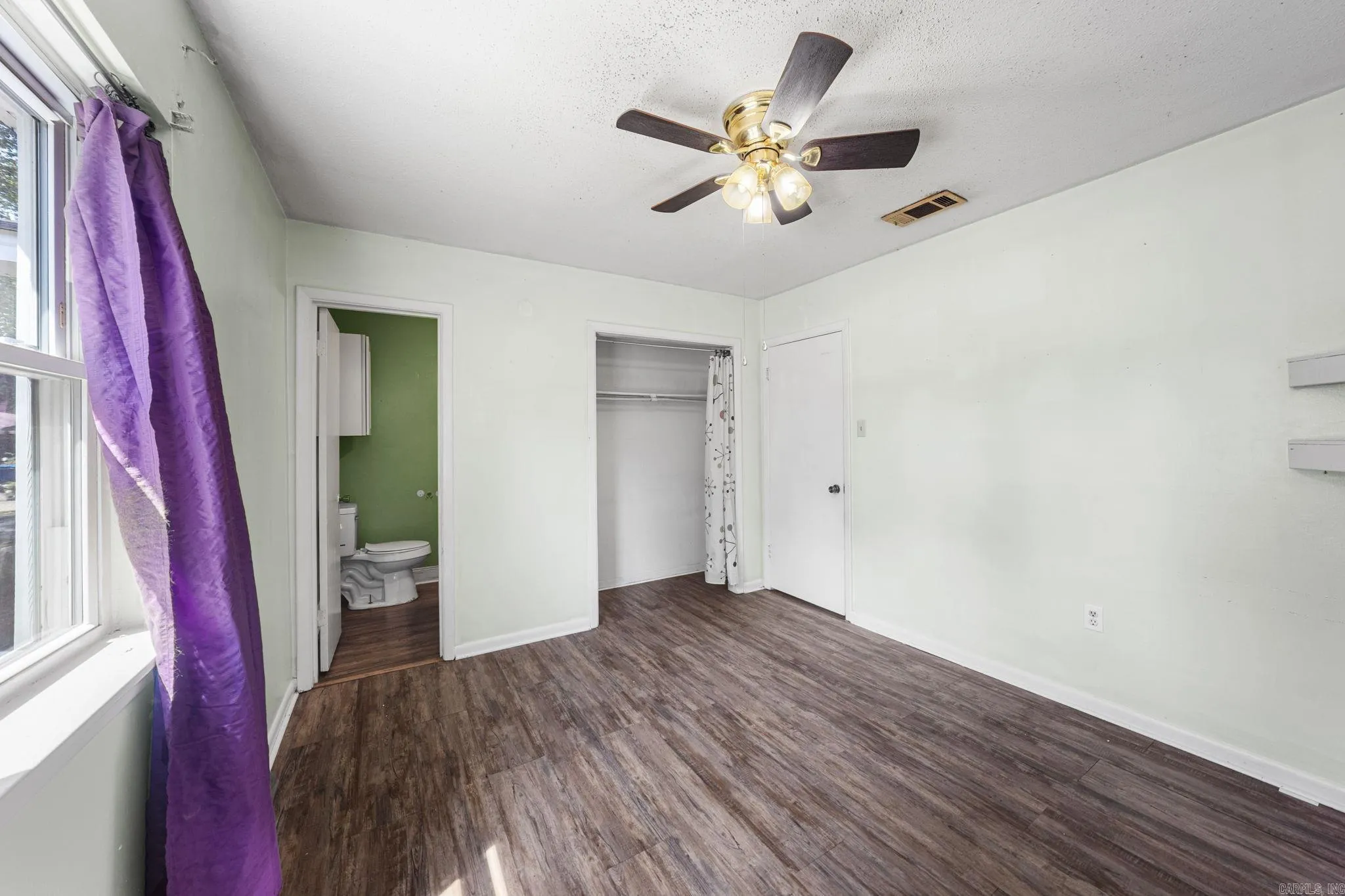 Property at 29  Waterfront - Image 21