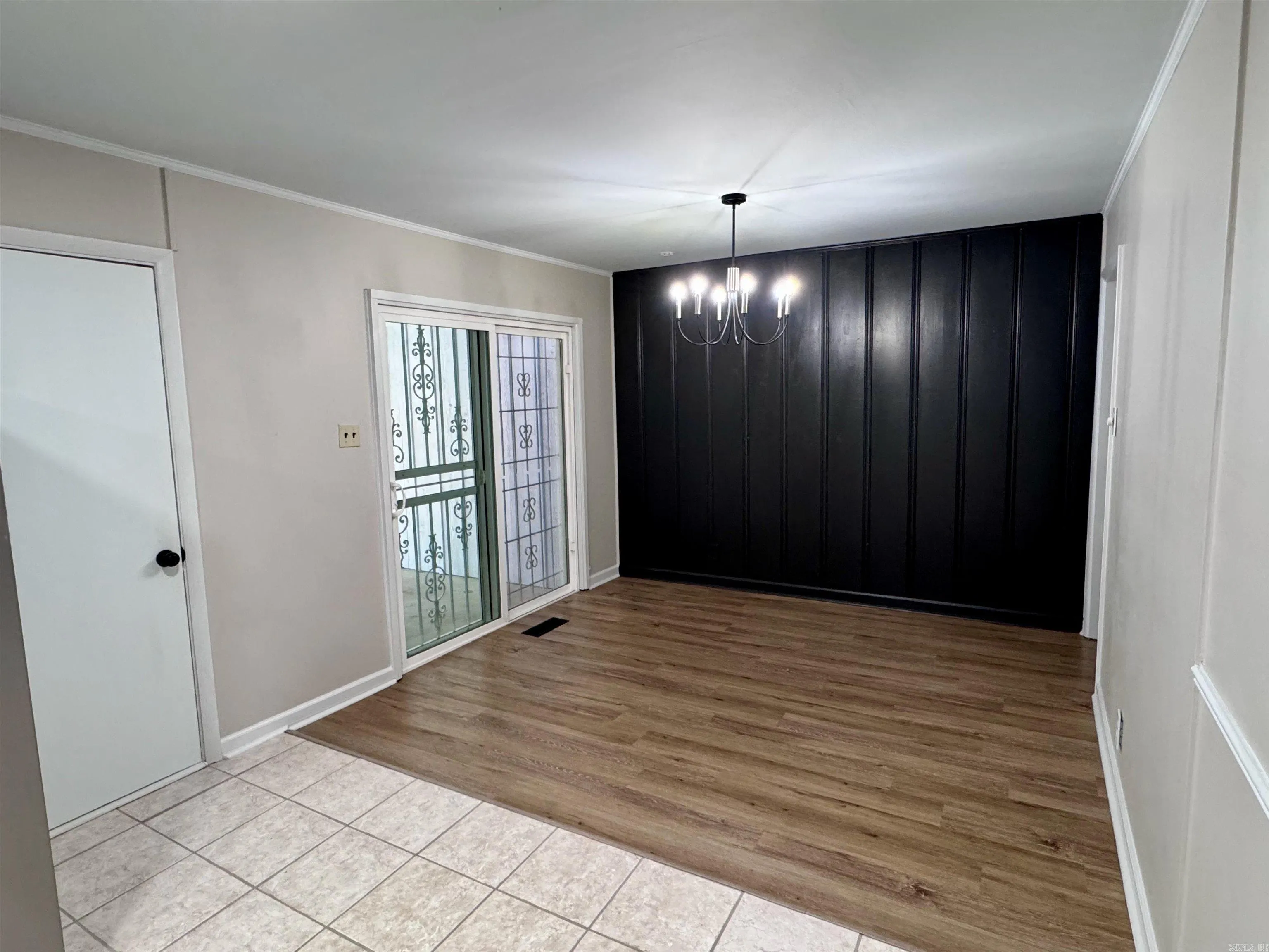 Property at 125 S Oak - Image 10