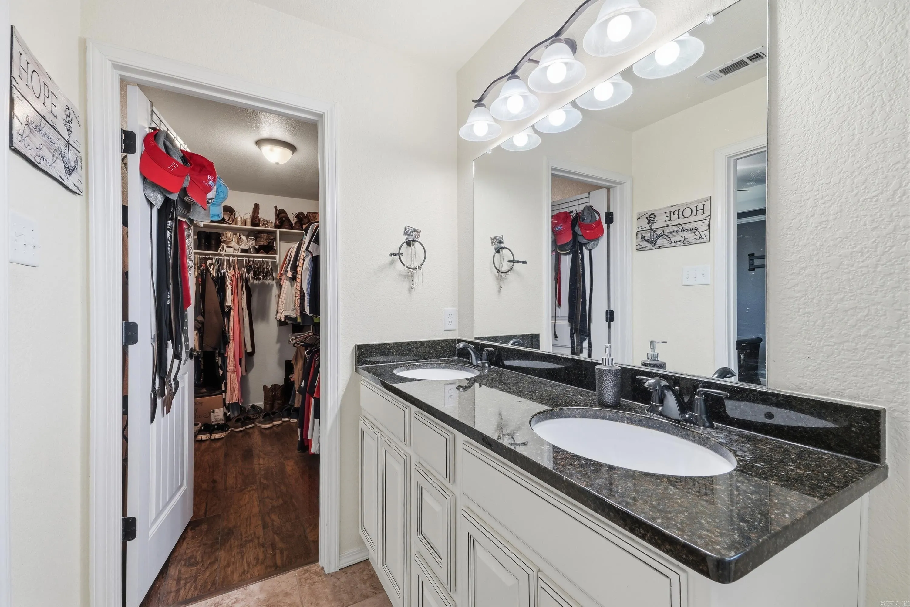Property at 40  Dunwood - Image 21