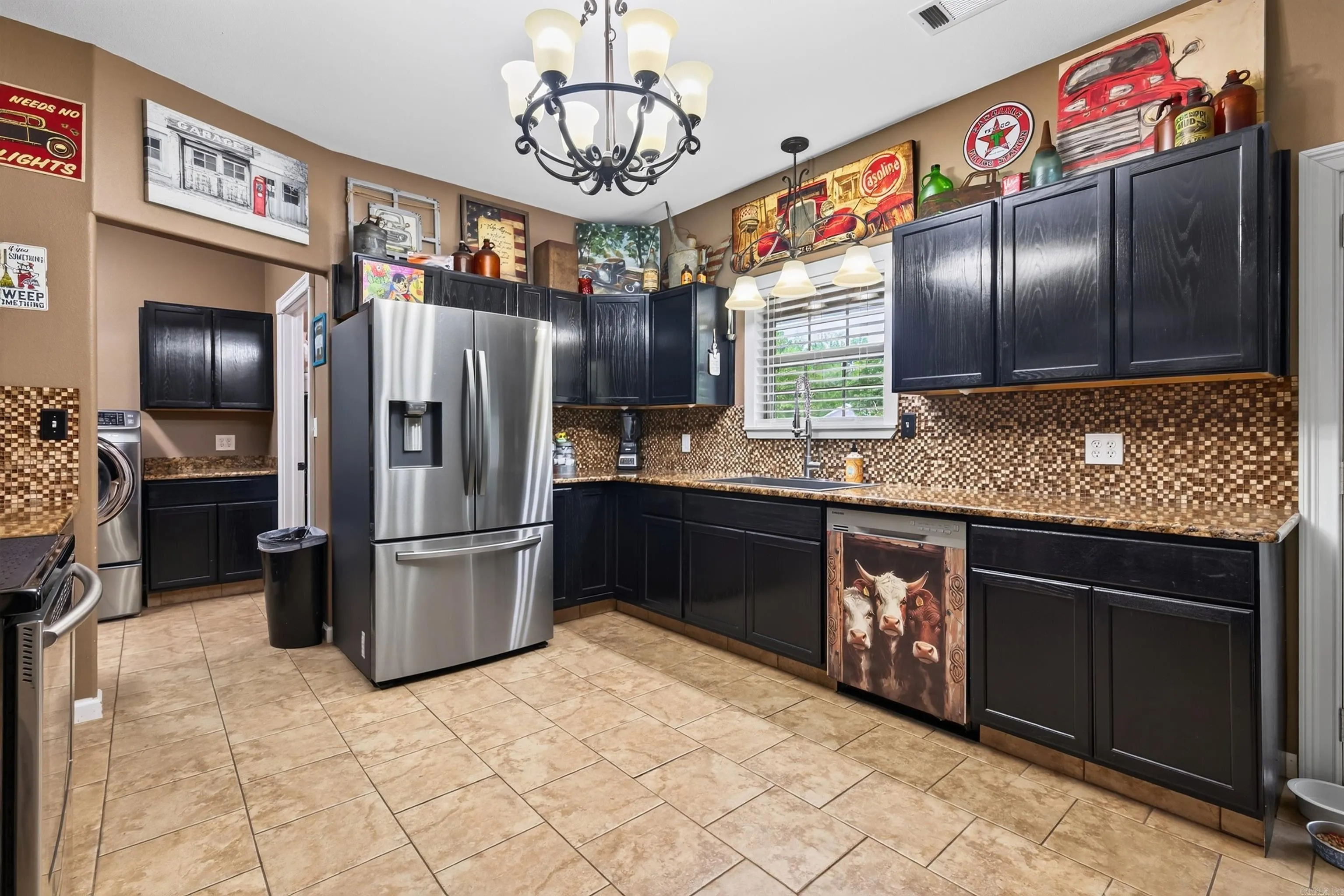 Property at 2850  Traskwood - Image 12