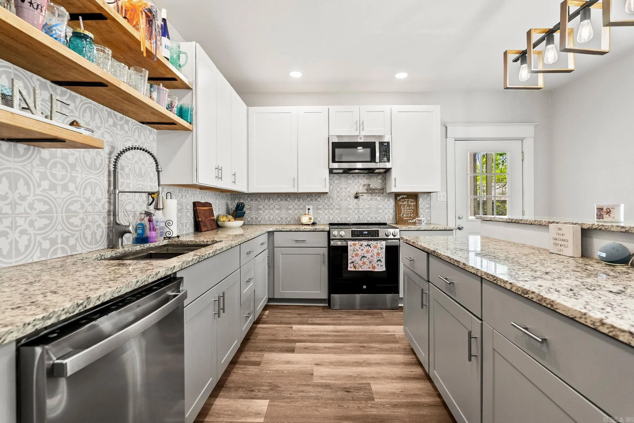 Property at 405  Ave 1 ne - Image 16