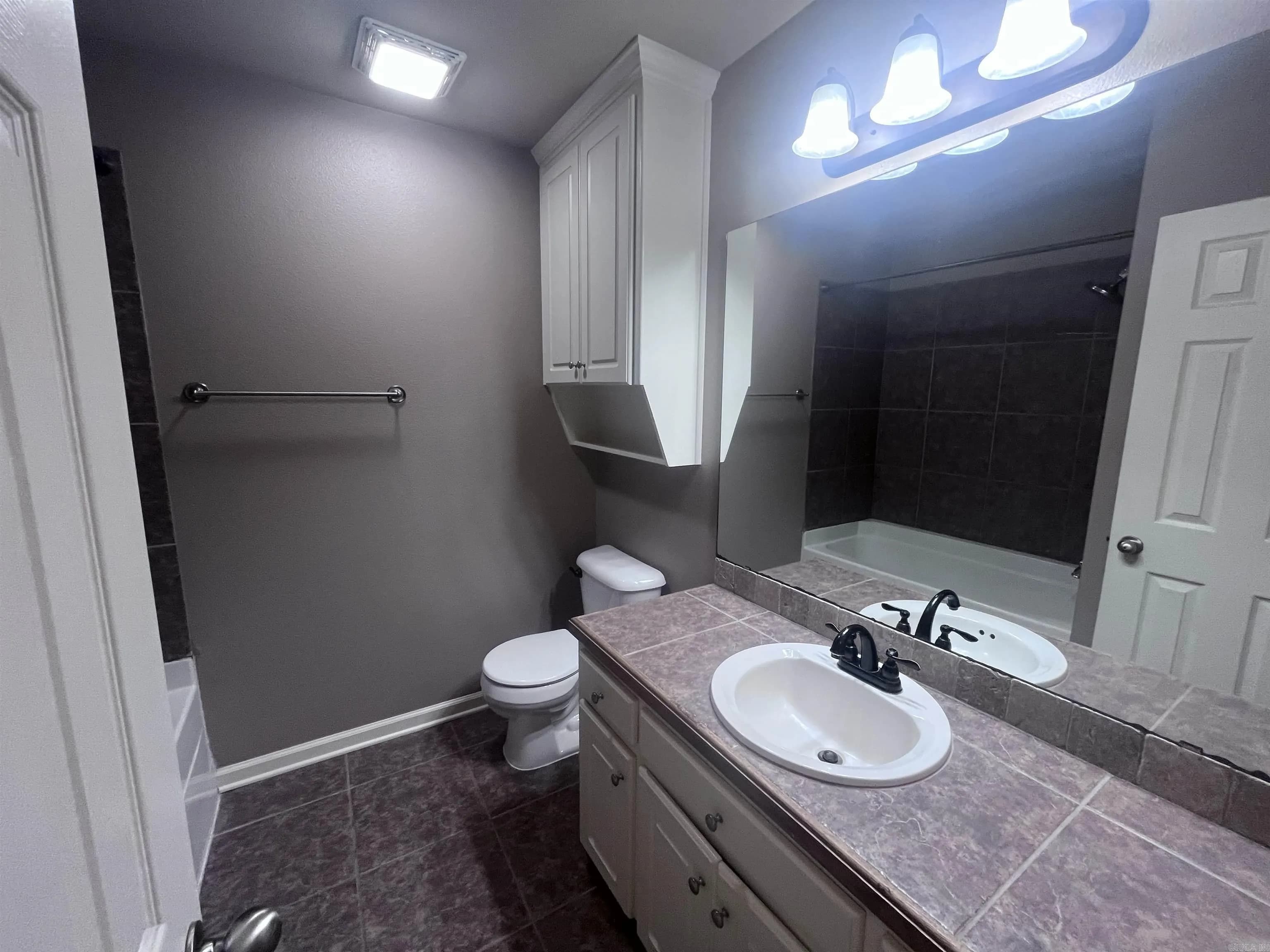 Property at 27  Trinity - Image 20