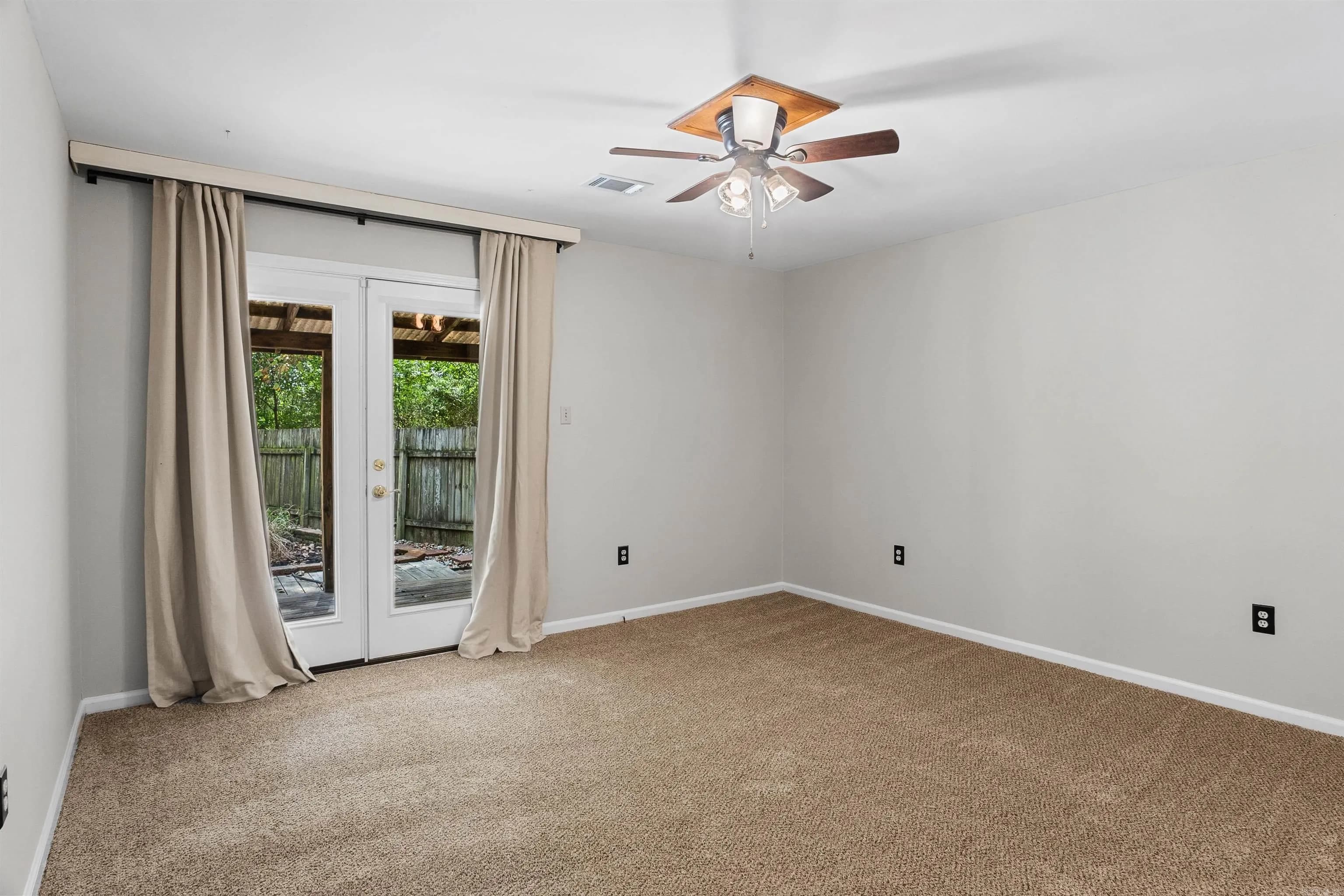 Property at 24  Brierwood - Image 12