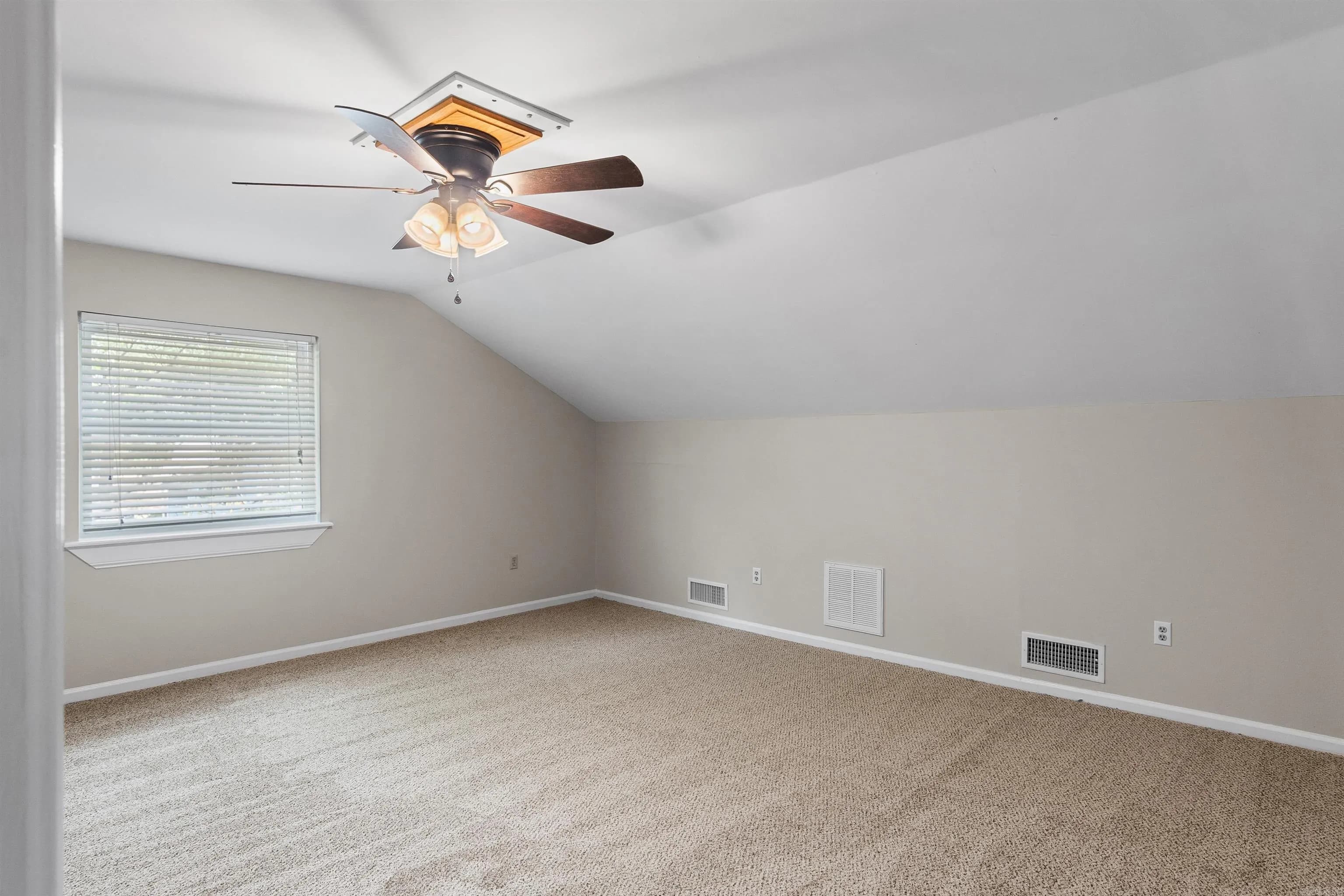 Property at 24  Brierwood - Image 15