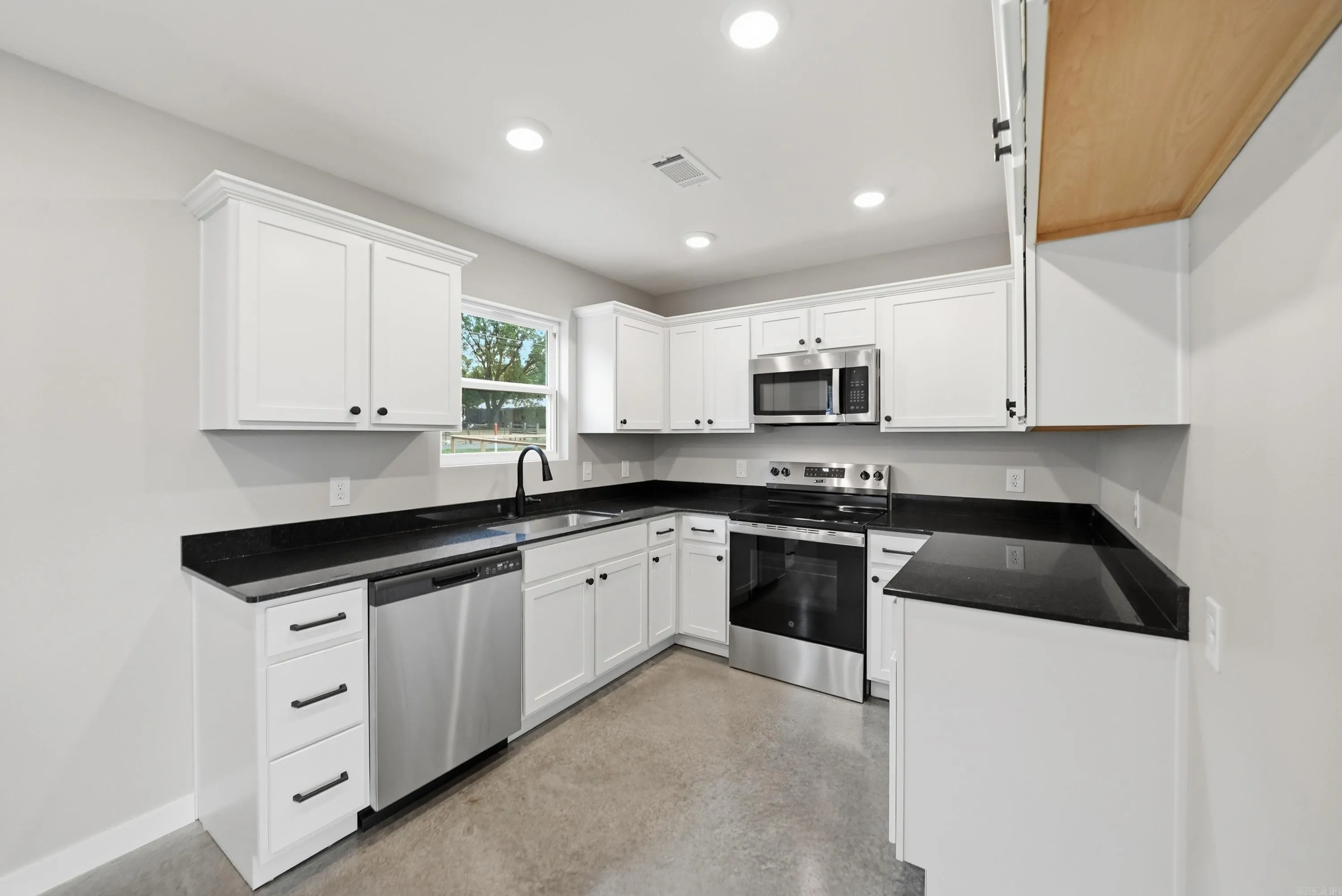 Property at 101  Barger - Image 15