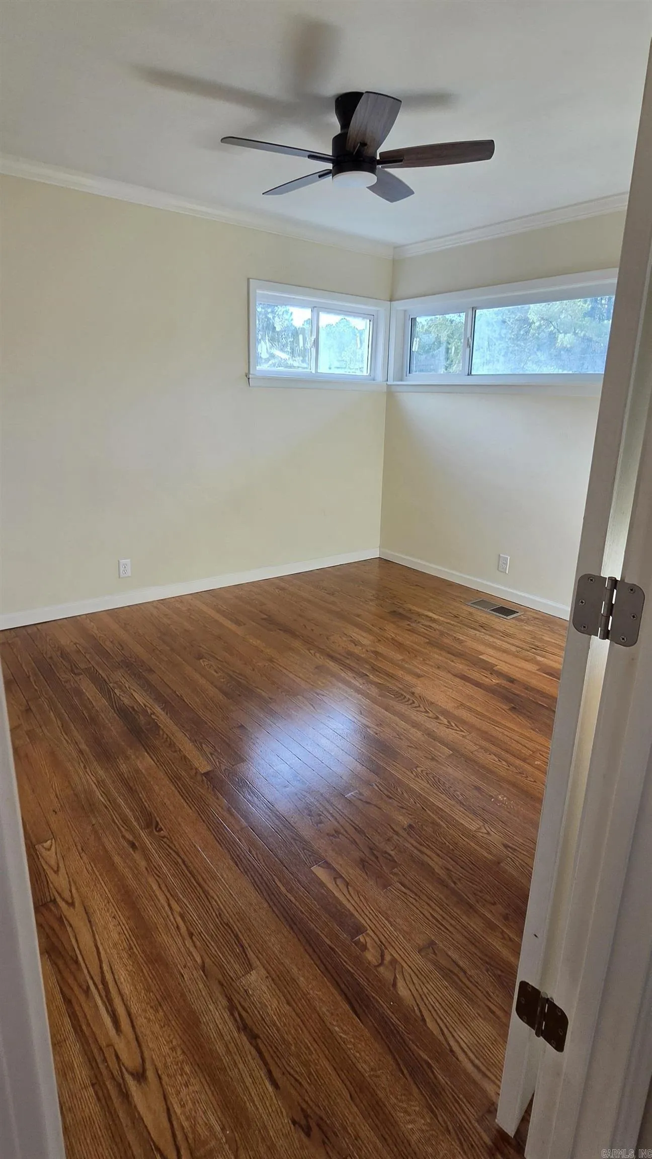 Property at 1920  Walnut - Image 9