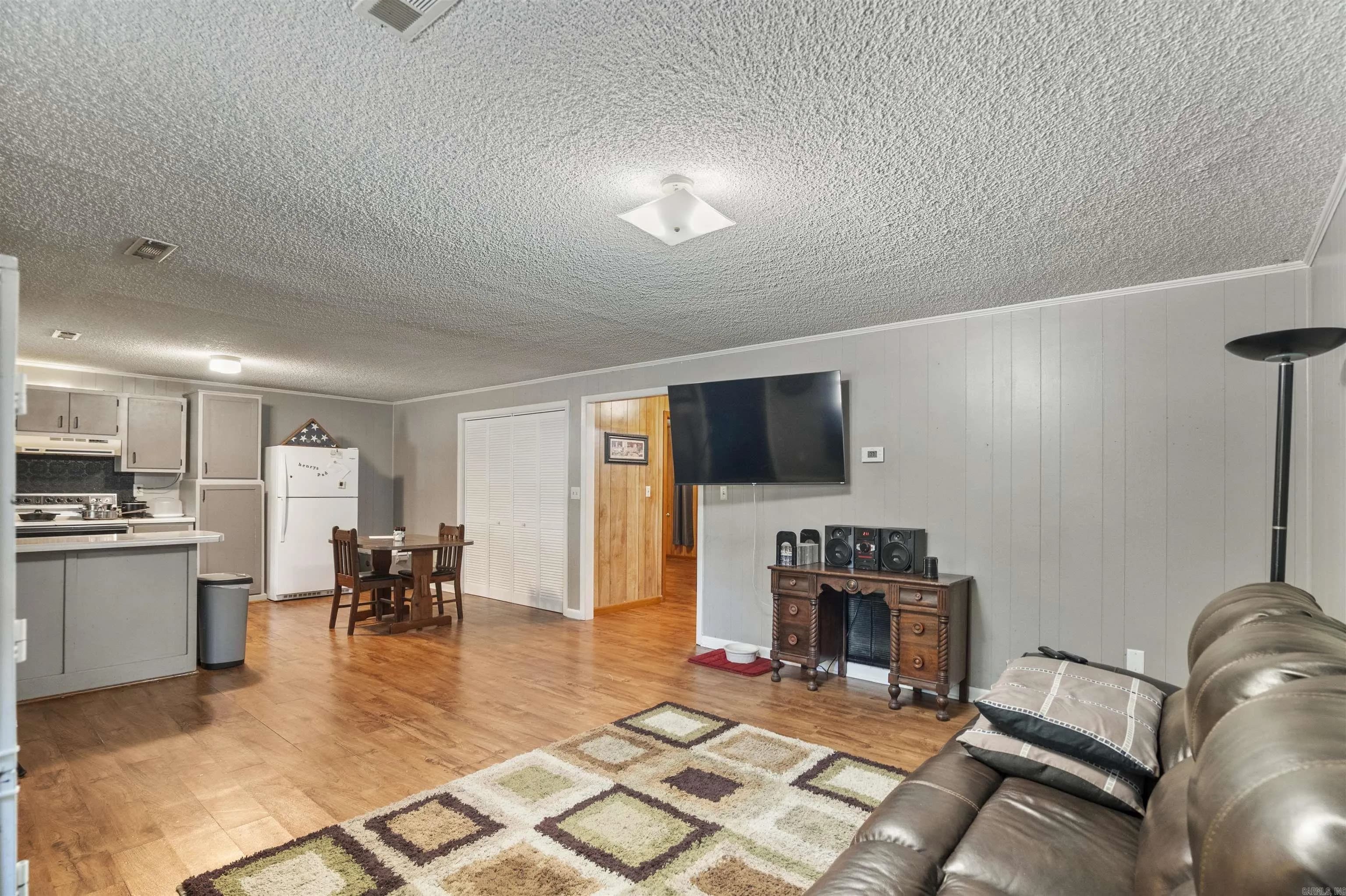 Property at 201  Murphy - Image 17