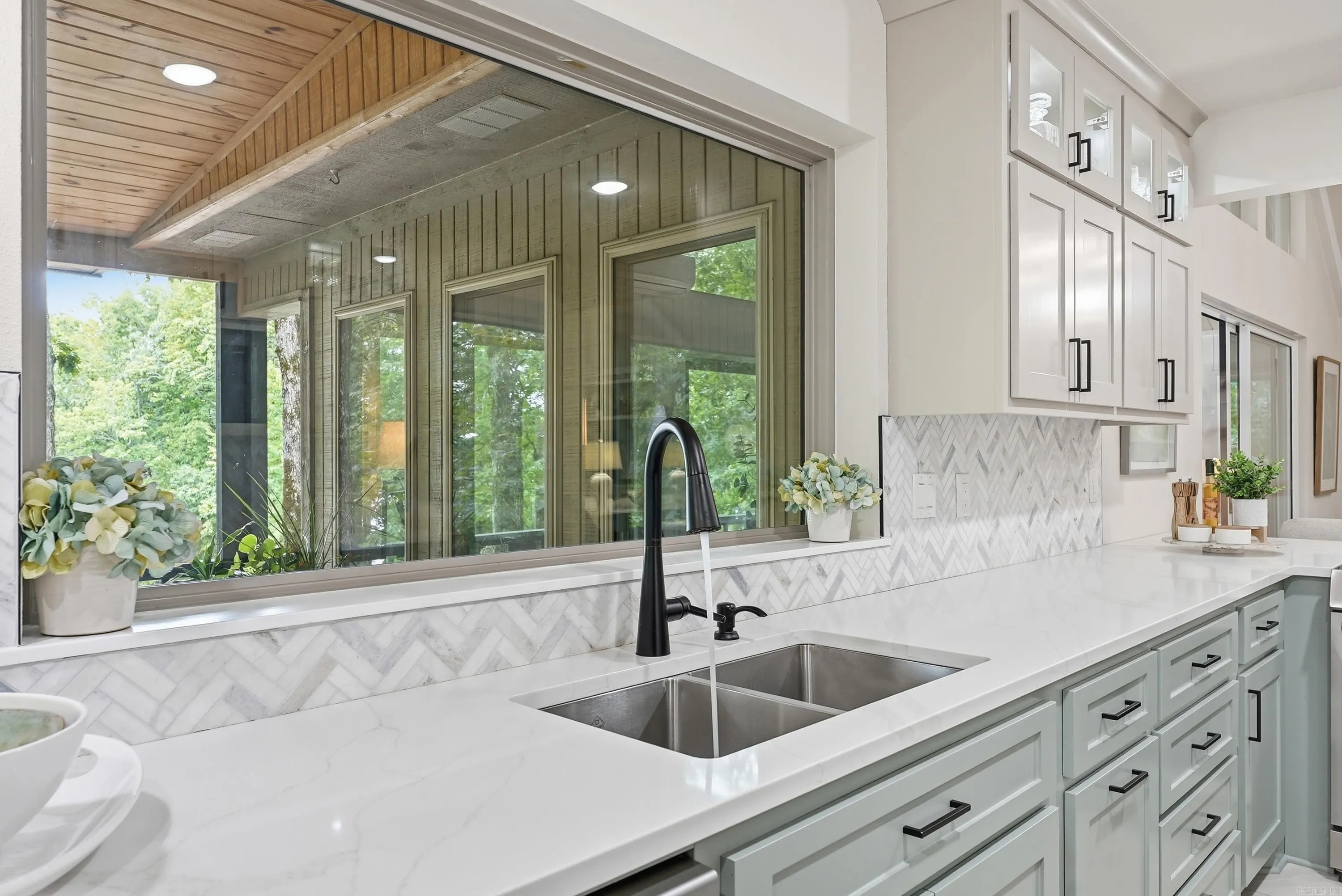 Property at 4  Ligadura lane - Image 11