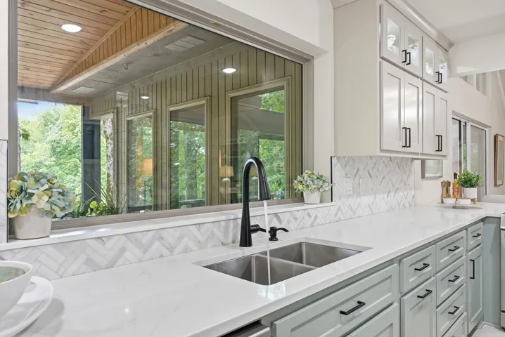 Property at 4  Ligadura lane - Image 11