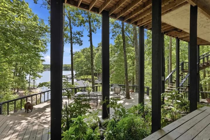 Property at 4  Ligadura lane - Image 26