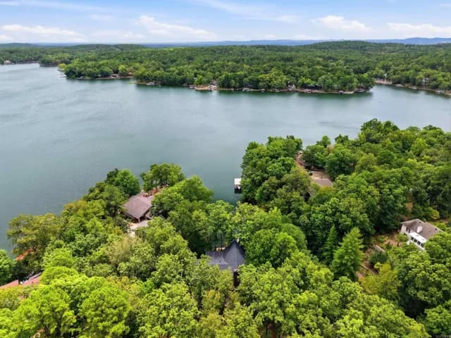 Property at 4  Ligadura lane - Image 38