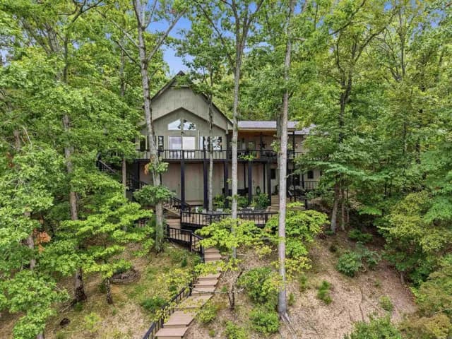 Property at 4  Ligadura lane - Image 33