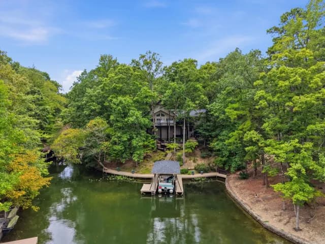Property at 4  Ligadura lane - Image 1